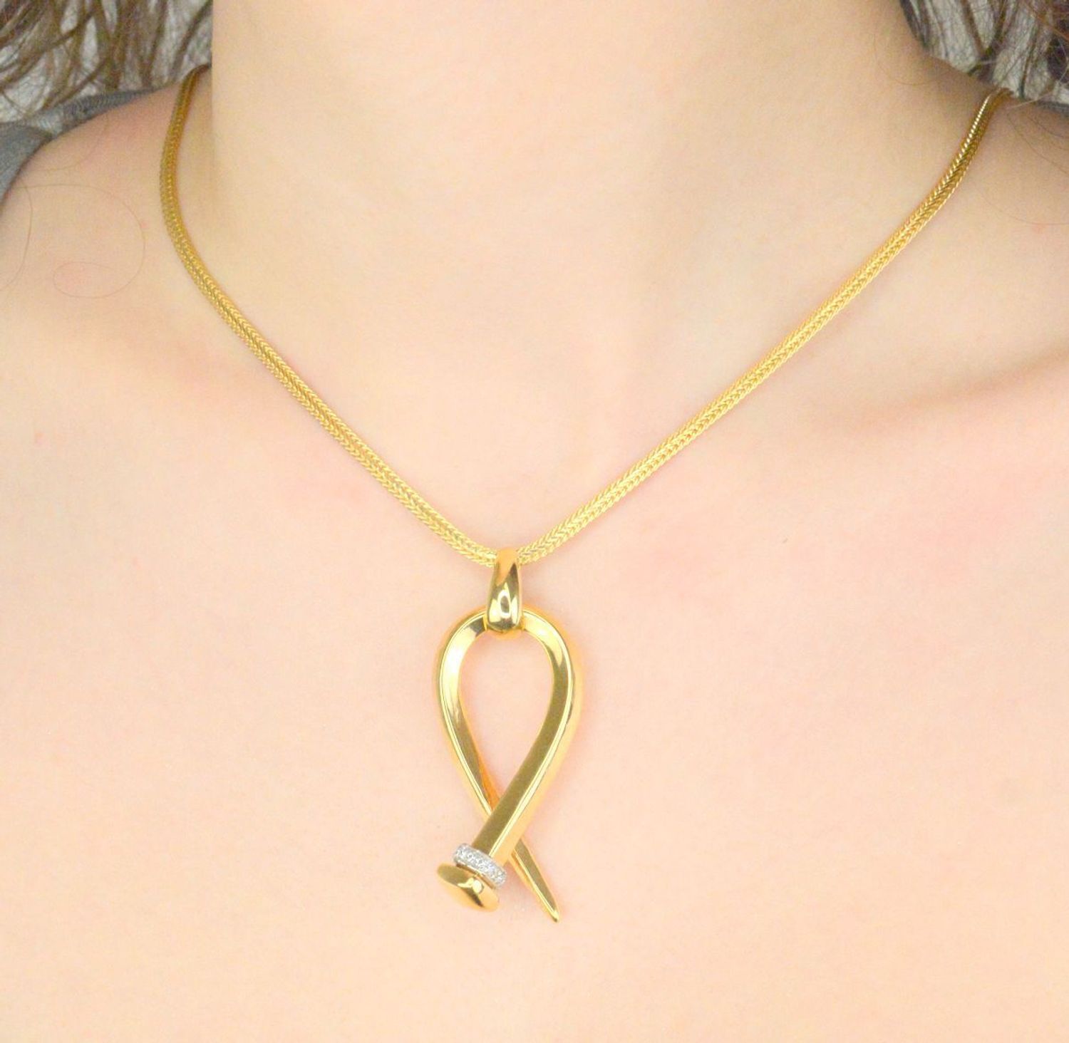 Złoty łańcuszek 585 o szerokości 3 mm  DIA-LAN-7860-585. Łańcuszki to uniwersalne dodatki, które sprawdzają się na każdą okazję i dla kobiet w każdym wieku. Złoty łańcuszek jest uniwersalnym dodatkiem również dla mężczyzny i.jpg