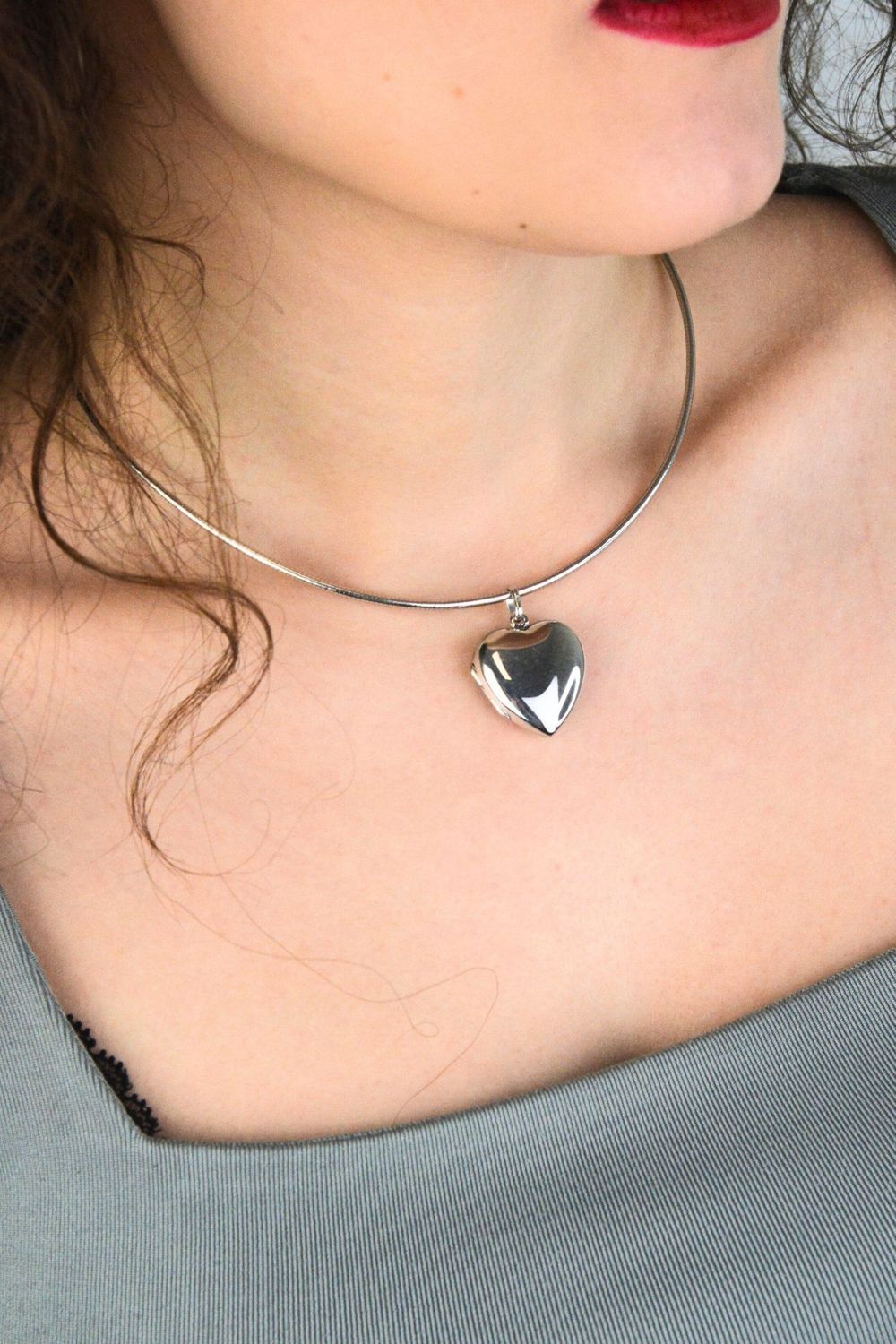 Srebrny naszyjnik damski DIA-LAN-8537-925 – elegancka linka sztywna o długości 40 cm i wadze ok. 9,53 g. Wykonany ze srebra próby 925, posiada wygodne zapięcie na karabińczyk. 11.jpg