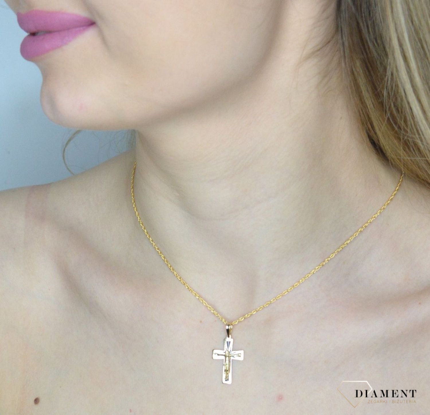 Srebrny łańcuszek 925 pozłacany singapur DIA-LAN-SN27G-925. Srebrny łańcuszek pozłacany. Srebrny łańcuszek damski. Łańcuszek srebrny na prezent..jpg