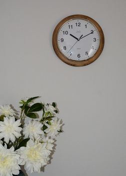 Zegar ścienny JVD NS19040.78 – drewniany, cichy, płynny sekundnik, 31 cm (1).JPG