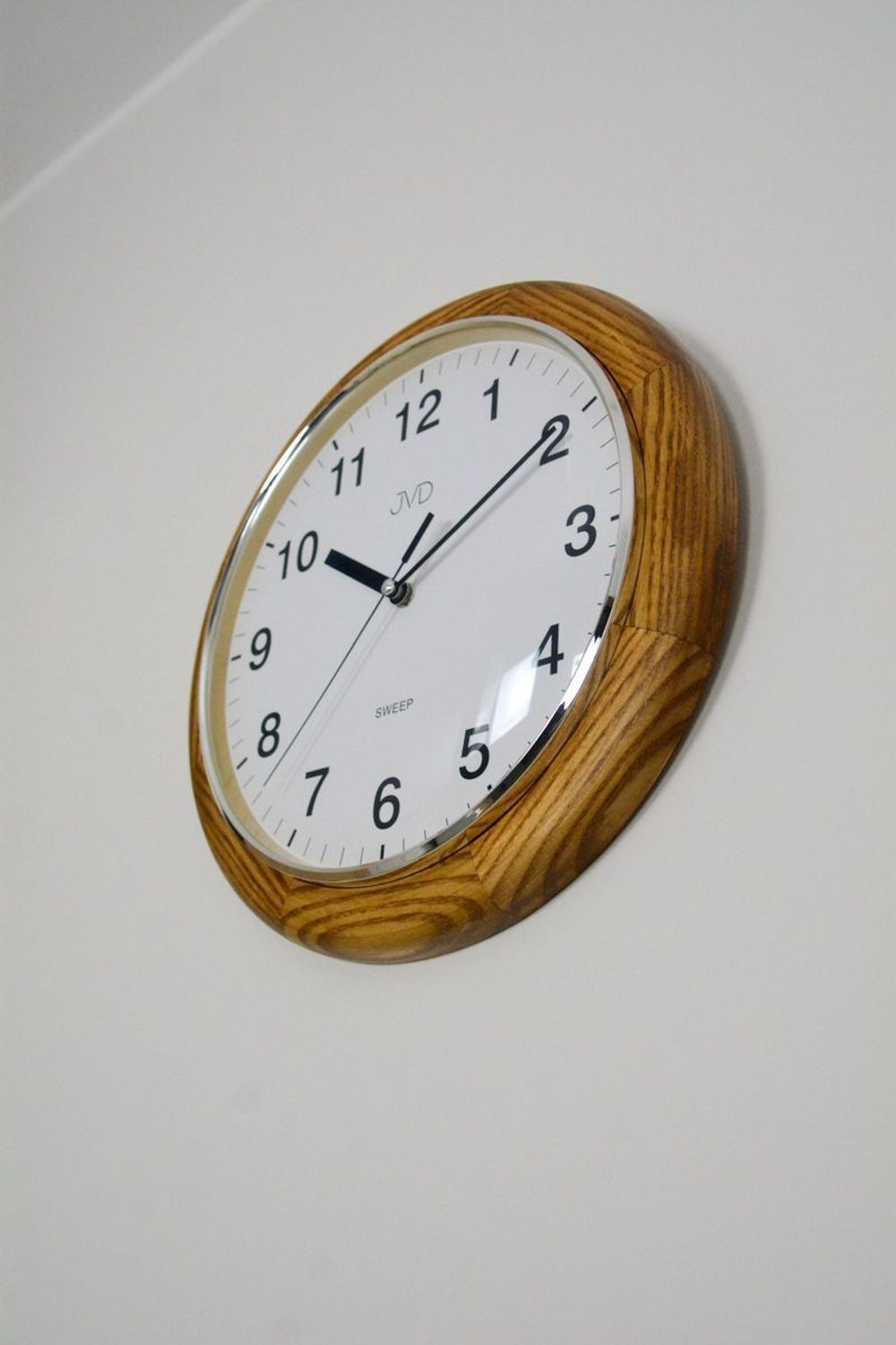 Zegar ścienny JVD NS19040.78 – drewniany, cichy, płynny sekundnik, 31 cm.jpg