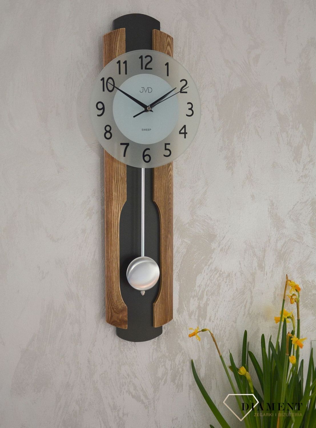 Nowoczesny zegar ścienny wiszący kwarcowy drewno i szkło NS21001 (1).jpg