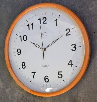 Zegar ścienny drewniany z cichym mechanizmem JVD NS24021.68. Zegar do pokoju, salonu, biura, gabinetu.  (3).JPG