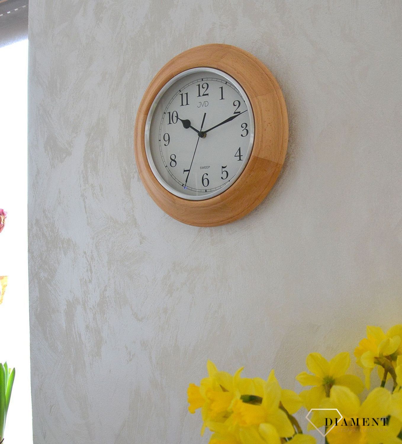 Zegar na ścianę drewniany JVD jasny okrągły NS27043.68.jpg