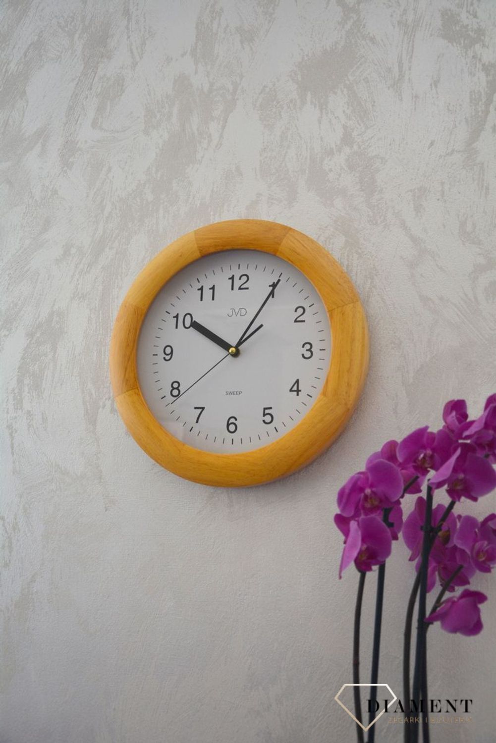 Zegar drewniany okrągły JVD w kolorze jasnego, ciepłego dębu NS7017.2 ✅ Zegar w okrągłej obudowie w kolorze jasnego dębu. ✅ (2).jpg