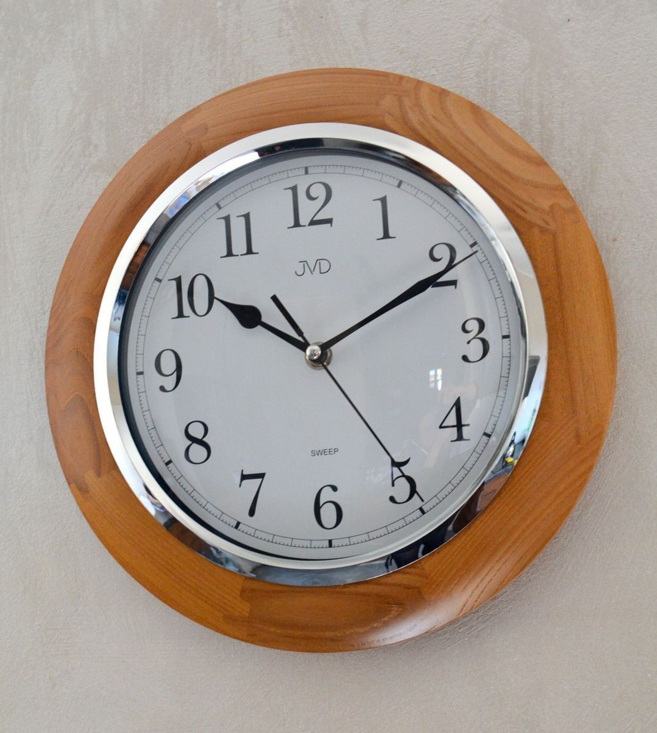 Zegar ścienny drewniany JVD okrągły brąz NS7111.68. Zegar ścienny okrągły. Zegar ścienny do kuchni. Zegar ścienny drewniany. Ścienny zegar do pokoju..jpg