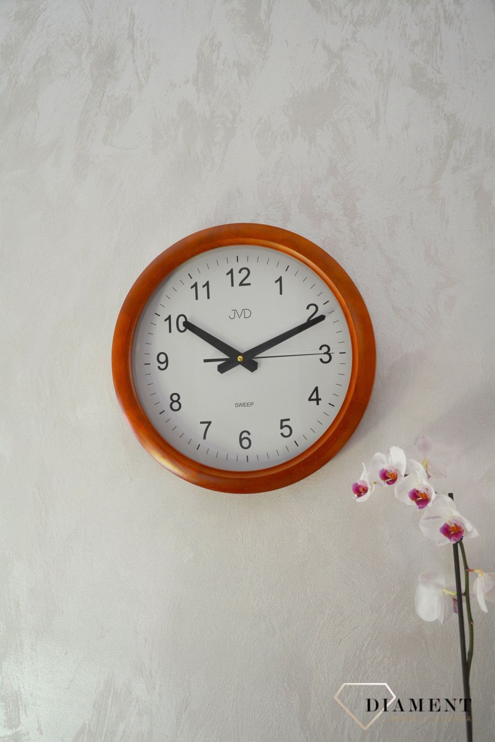 Zegar ścienny drewniany JVD wykonany z drewnianej obudowy. Zegar w kolorze dębu, pasujący do większości wnętrz. Darmowa wysyłka! Zapraszamy www.zegarki-diament (12).JPG