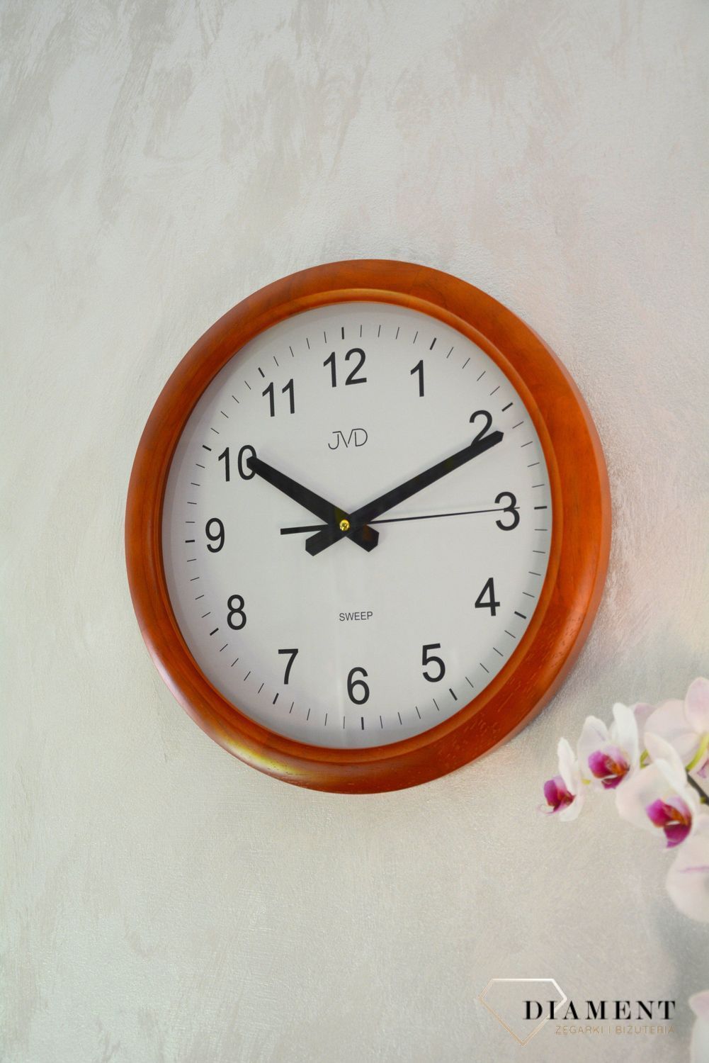 Zegar ścienny drewniany JVD wykonany z drewnianej obudowy. Zegar w kolorze dębu, pasujący do większości wnętrz. Darmowa wysyłka! Zapraszamy www.zegarki-diament (12).JPG