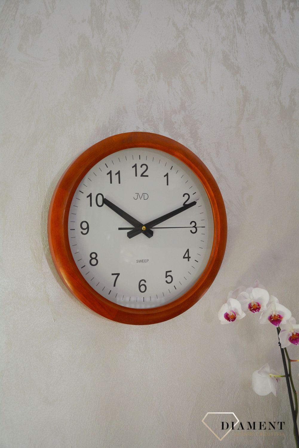 Zegar ścienny drewniany JVD wykonany z drewnianej obudowy. Zegar w kolorze dębu, pasujący do większości wnętrz. Darmowa wysyłka! Zapraszamy www.zegarki-diament (12).JPG