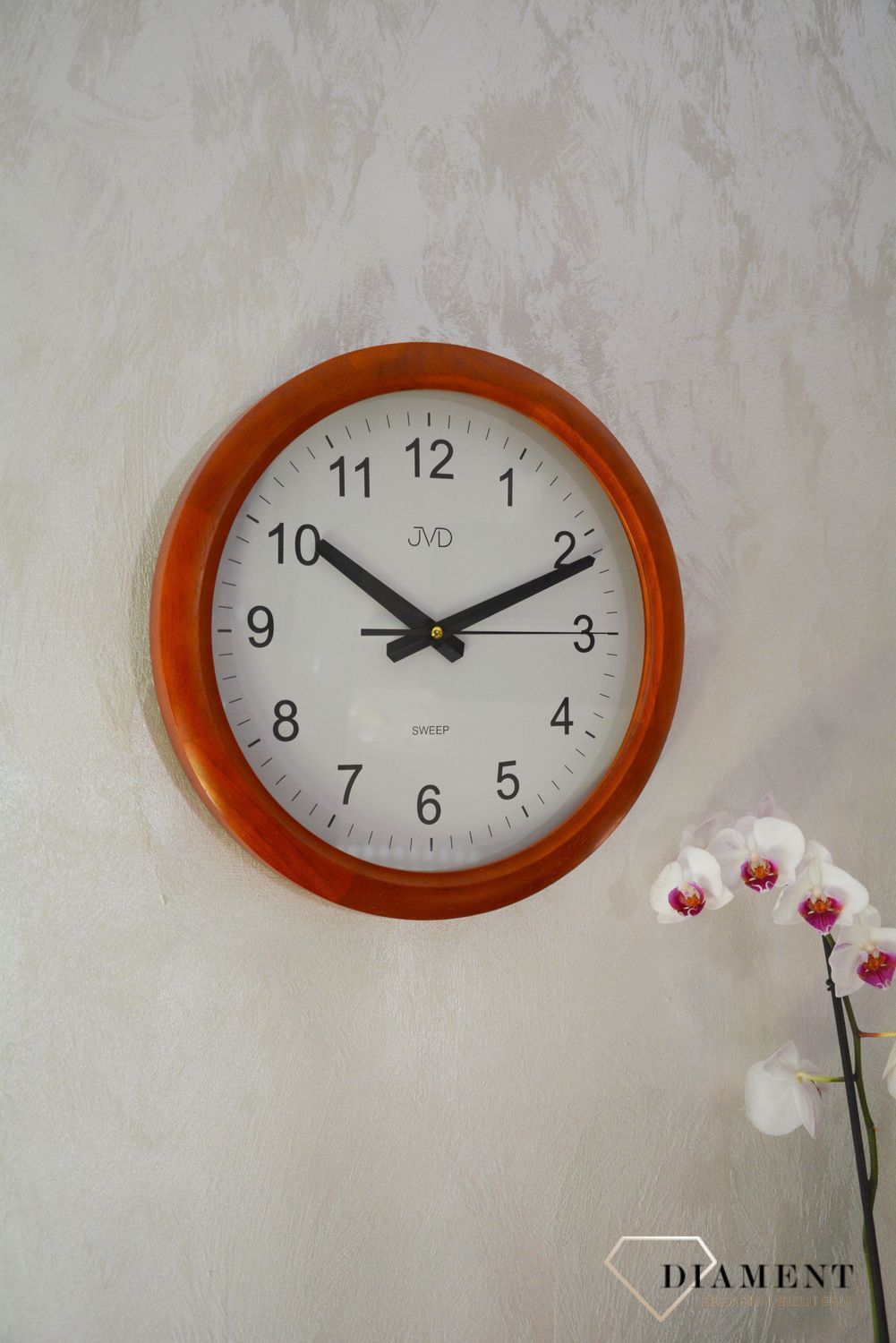 Zegar ścienny drewniany JVD wykonany z drewnianej obudowy. Zegar w kolorze dębu, pasujący do większości wnętrz. Darmowa wysyłka! Zapraszamy www.zegarki-diament (12).JPG