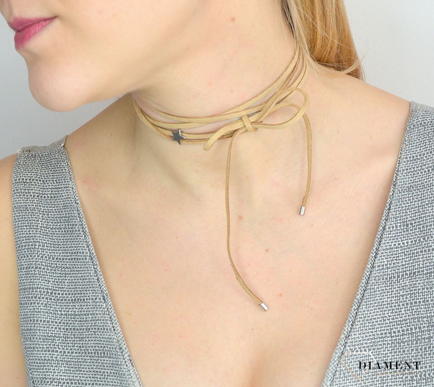 Naszyjnik choker bransoletka beżowy rzemyk z gwiazdką DIA-NSZ-0065-BEŻ.jpg