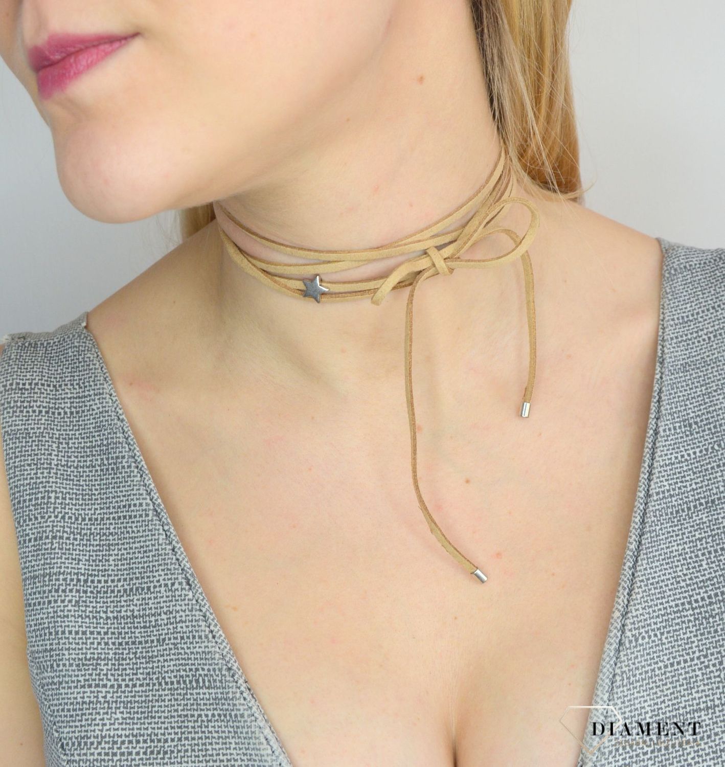 Naszyjnik choker bransoletka beżowy rzemyk z gwiazdką DIA-NSZ-0065-BEŻ.jpg