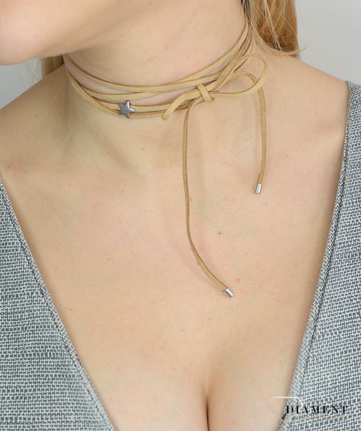 Naszyjnik choker bransoletka beżowy rzemyk z gwiazdką DIA-NSZ-0065-BEŻ.jpg