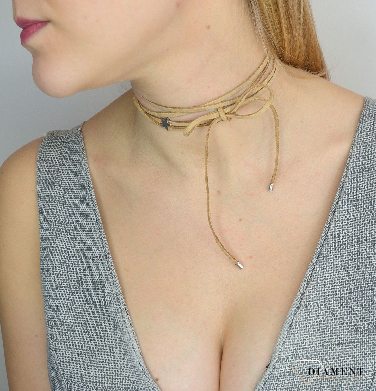 Naszyjnik choker bransoletka beżowy rzemyk z gwiazdką DIA-NSZ-0065-BEŻ.jpg