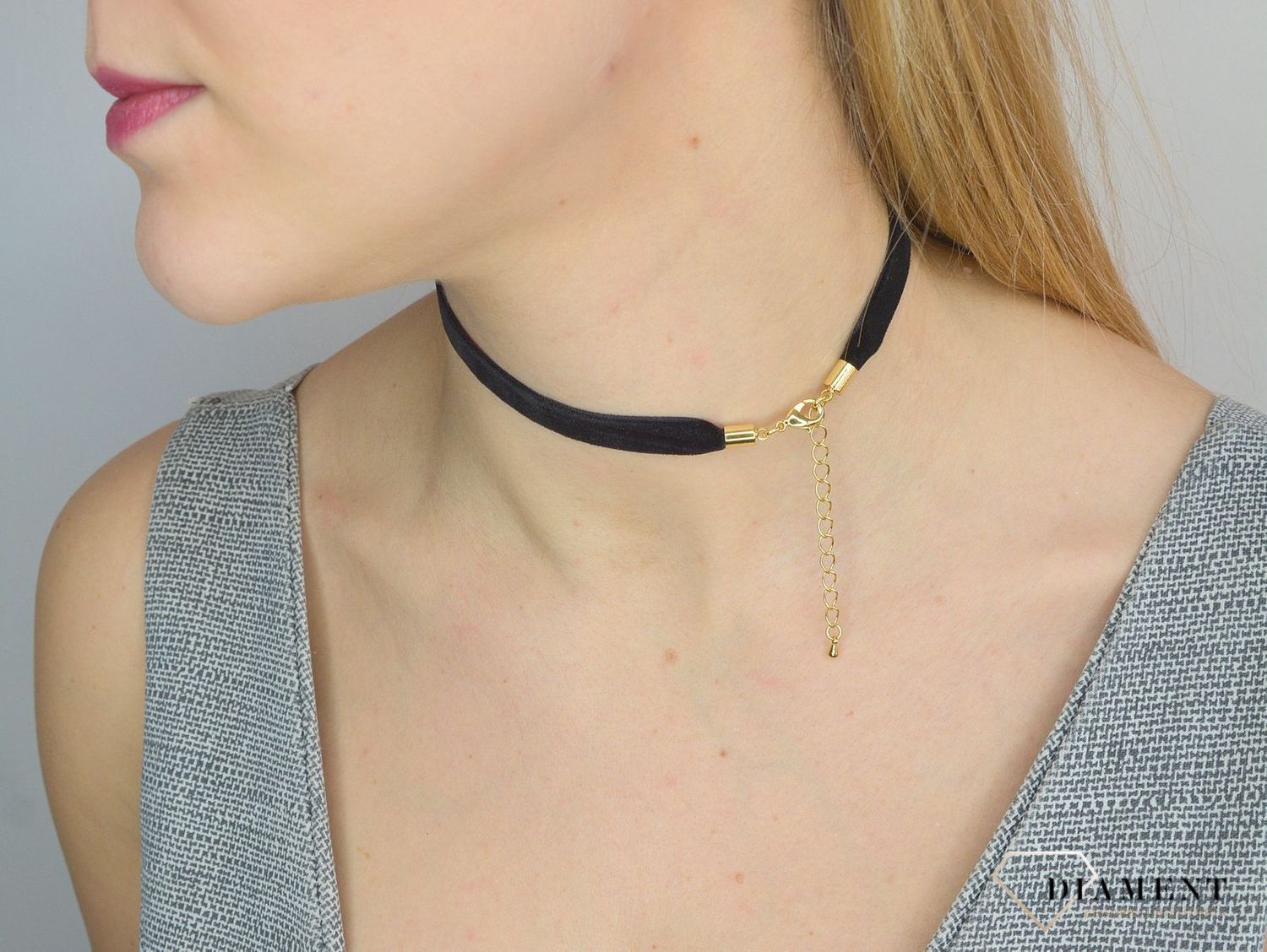 Naszyjnik hit blogerek  czarna aksamitka pozłacane zapięcie DIA-NSZ-0070-CZARNY.jpg