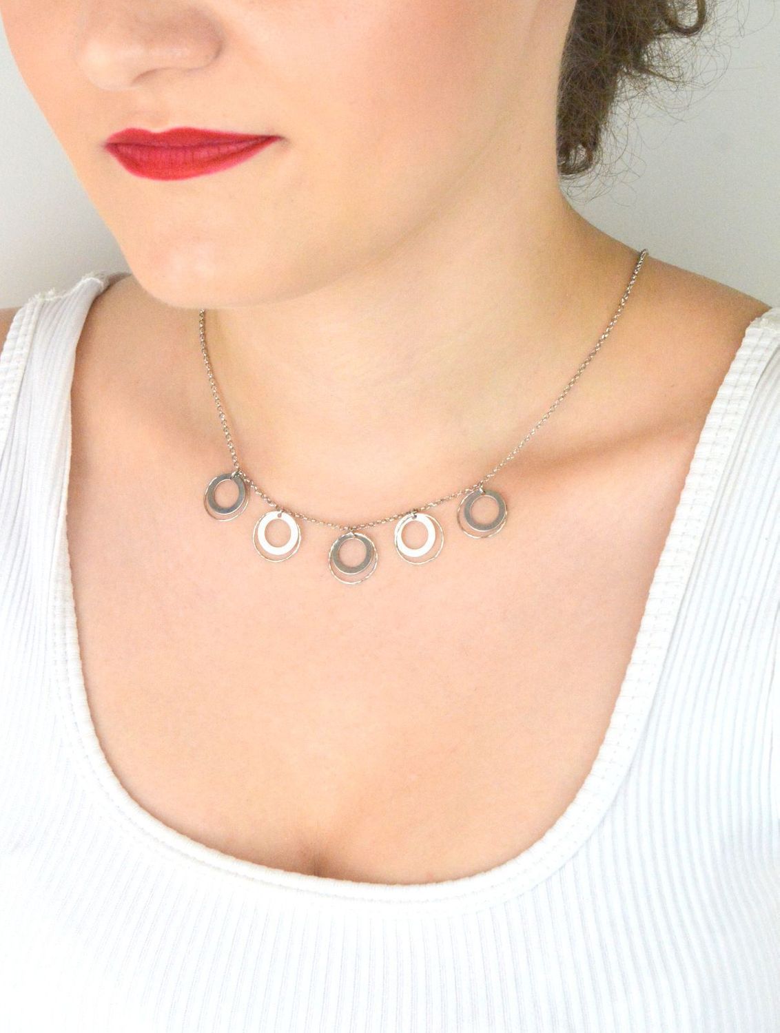 Naszyjnik damski srebrny 925 DIA-NSZ-0707-925 z wiszącymi otwartymi kółeczkami, długość 42+2 cm, waga 4,34 g. Delikatny i elegancki dodatek na każdą okazję.1.jpg