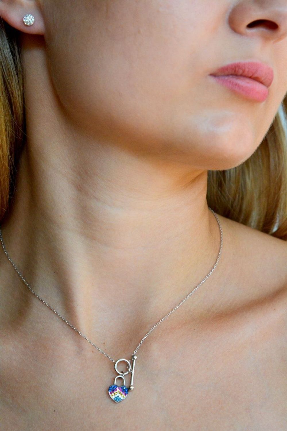 Srebrny naszyjnik damski celebrytka kolorowe serduszko DIA-NSZ-10357-925. Naszyjnik srebrny damski. Naszyjnik srebrny z sercem. Srebrny naszyjnik celebrytka z cyrkoniami. Naszyjnik celebrytka idealny na prezent (1).jpg