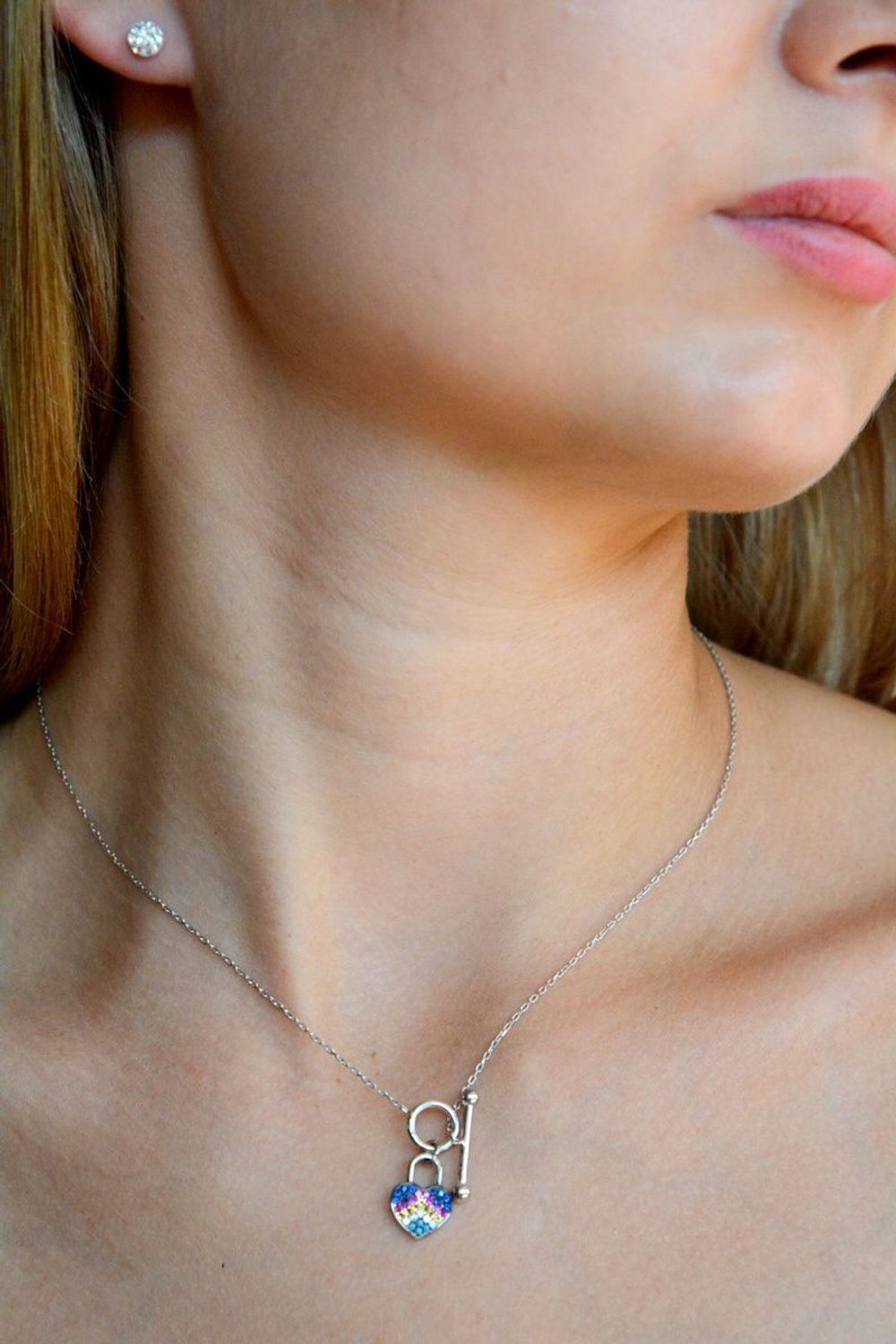 Srebrny naszyjnik damski celebrytka kolorowe serduszko DIA-NSZ-10357-925. Naszyjnik srebrny damski. Naszyjnik srebrny z sercem. Srebrny naszyjnik celebrytka z cyrkoniami. Naszyjnik celebrytka idealny na prezent (1).jpg