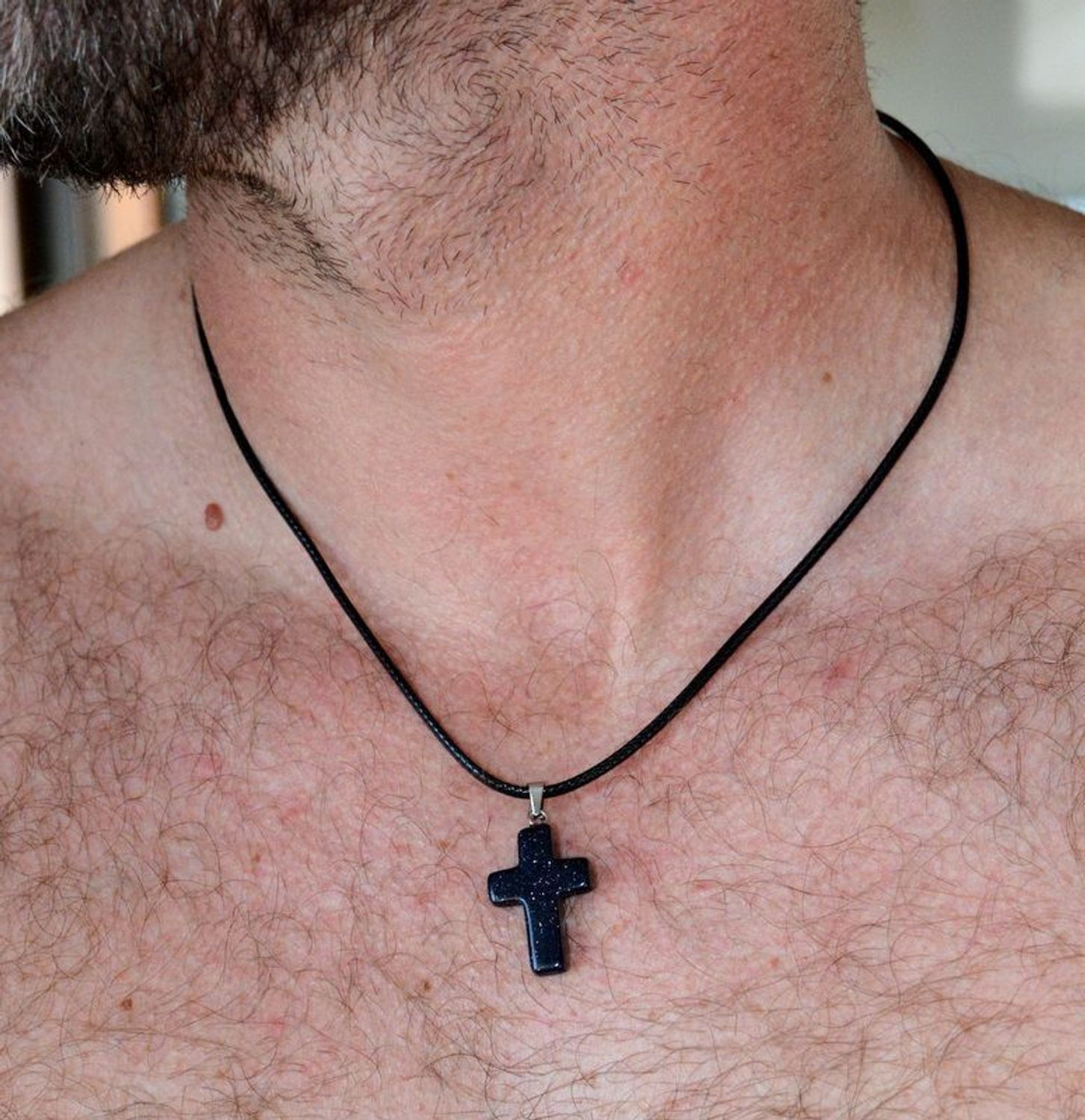 Naszyjnik męski na rzemyku z krzyżem z kamienia naturalnego Noc Kairu DIA-NSZ-10507-STAL.jpg