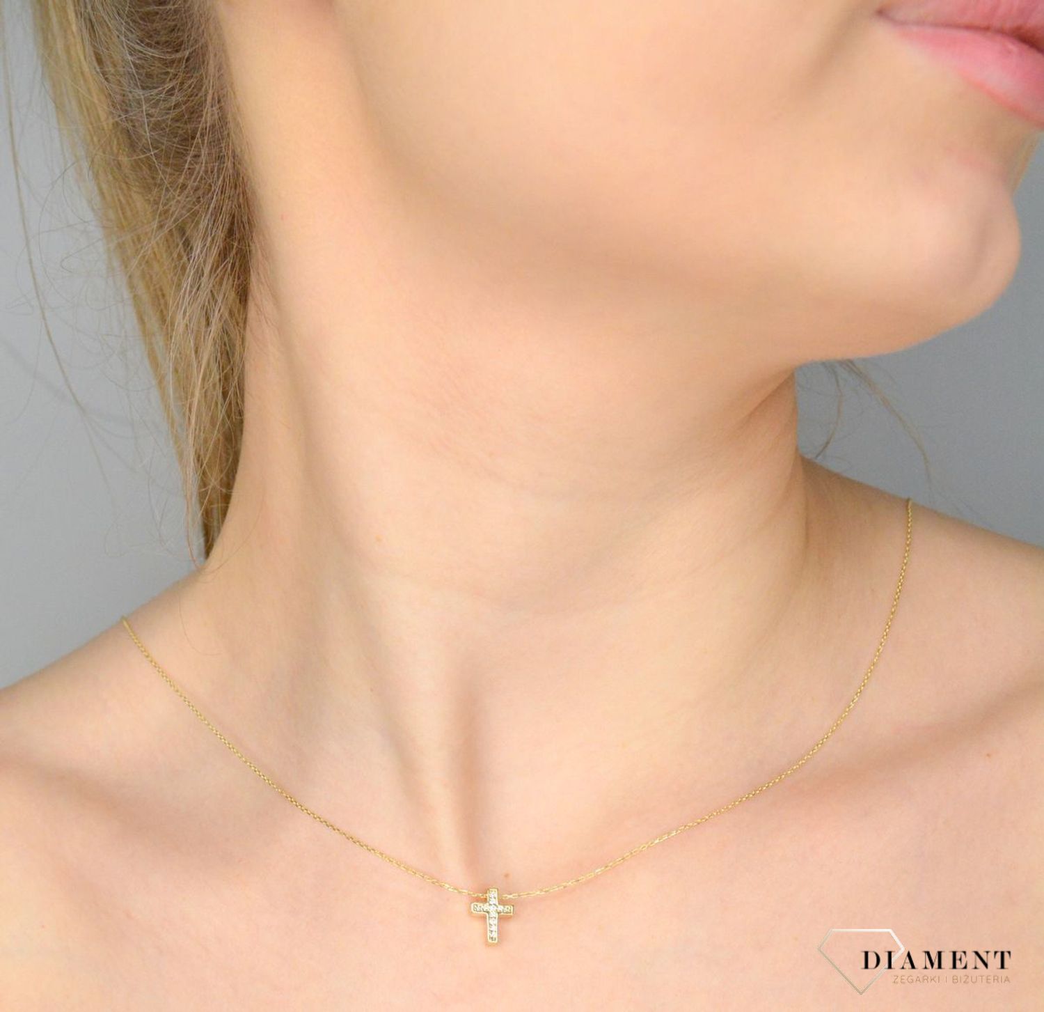 Naszyjnik damski złoty 375 Krzyżyk z cyrkoniami DIA-NSZ-11258-375.webp