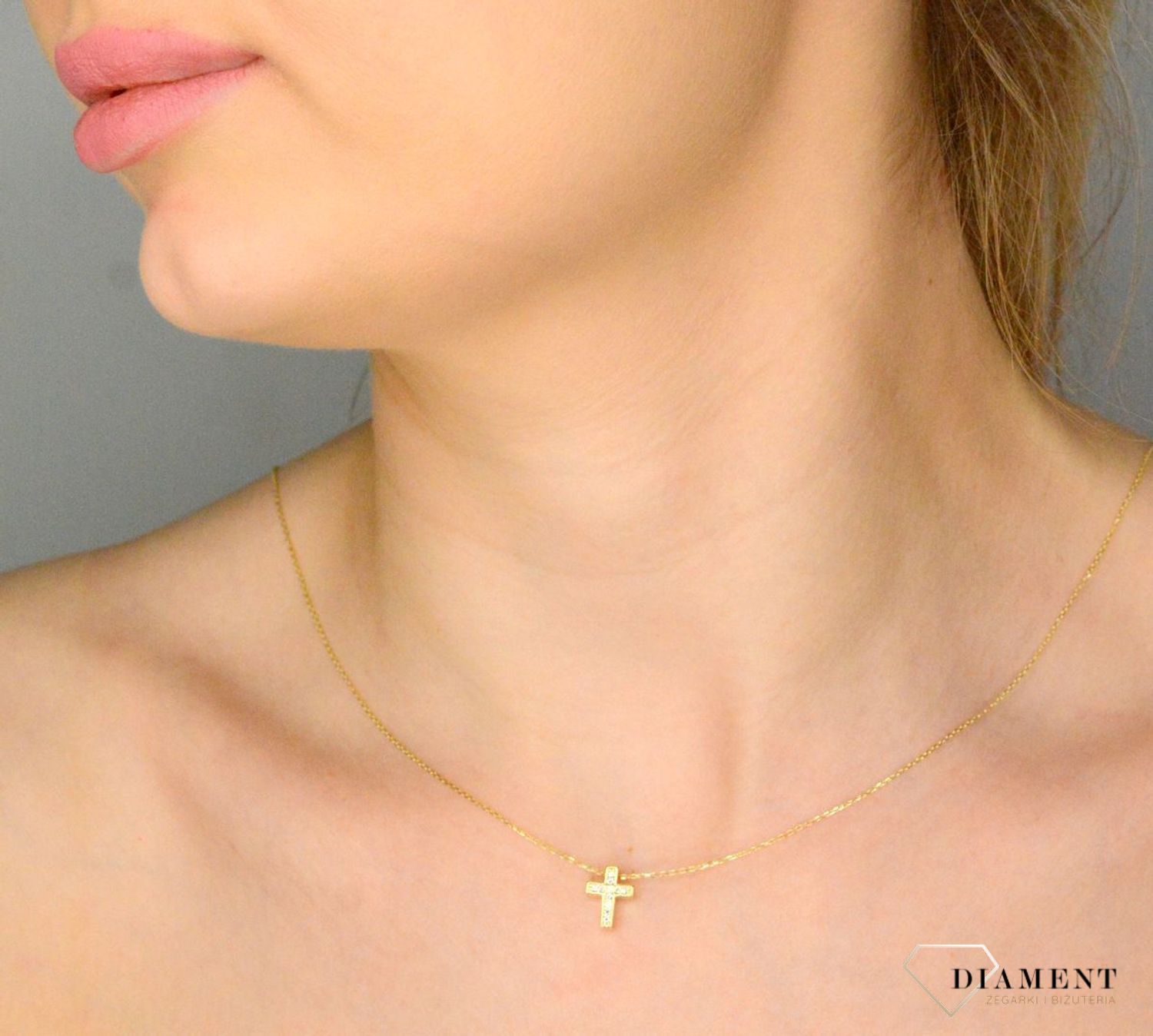 Naszyjnik damski złoty 375 Krzyżyk z cyrkoniami DIA-NSZ-11258-375.webp