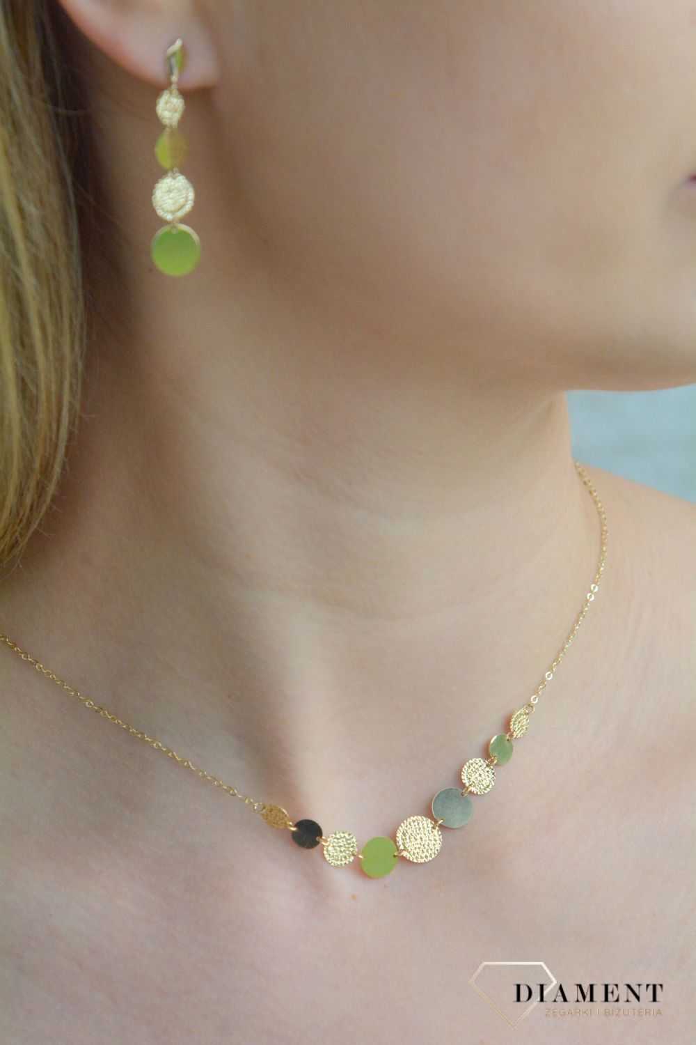 Złoty naszyjnik damski 585 płaskie kółeczka DIA-NSZ-11351-585. Naszyjnik złoty damski. Złoty naszyjnik damski 585. Złoty naszyjnik idealny na prezent dla kobiety.  (1).jpg