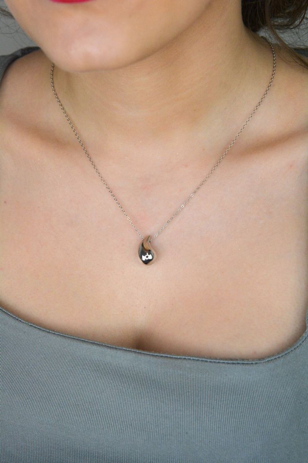 Naszyjnik srebrny celebrytka gładka łezka próba 925 DIA-NSZ-11485-925. Naszyjnik wykonany z najwyższej jakości srebra. Idealny pomysł na prezent dla każdej kobiety.1.jpg