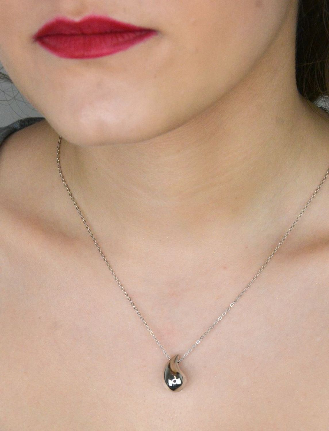 Naszyjnik srebrny celebrytka gładka łezka próba 925 DIA-NSZ-11485-925. Naszyjnik wykonany z najwyższej jakości srebra. Idealny pomysł na prezent dla każdej kobiety.1.jpg