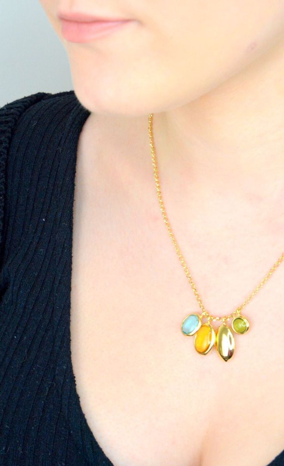 Naszyjnik srebrny pozł. kolorowe cyrkonie pr 925, DIA-NSZ-11687-925 Naszyjnik wykonany z najwyższej jakości srebra. Idealny pomysł na prezent dla każdej kobiety. Naszyjnik będzie idealnym prezentem dla ukochane1.jpg