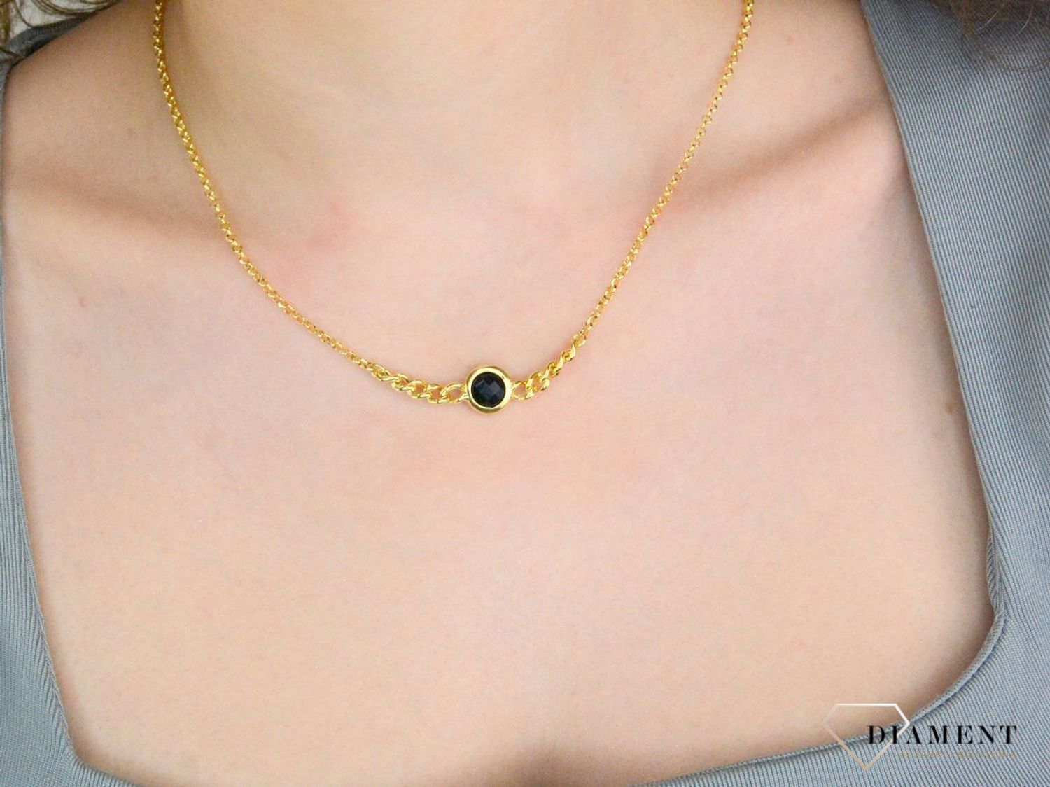 Srebrny naszyjnik damski pokryty złotem z okrągłą czarną cyrkonią (2).jpg