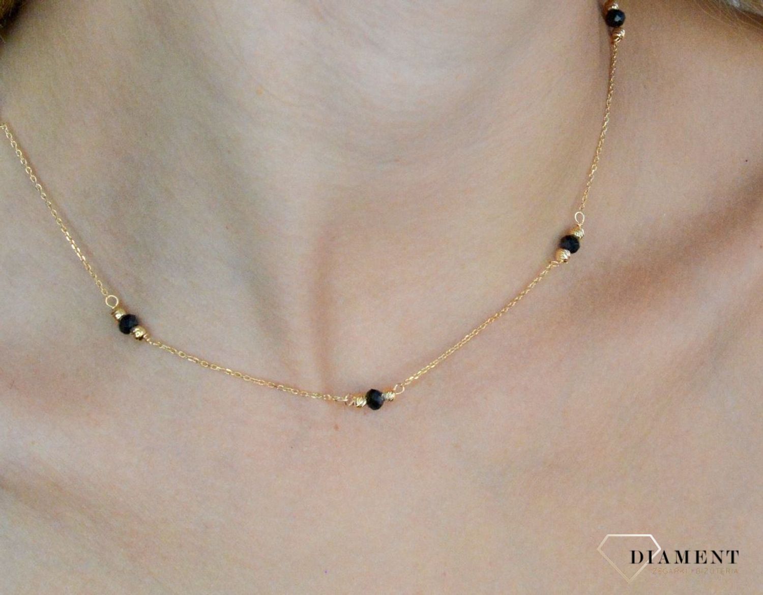 Srebrny naszyjnik damski 925 pozłacana celebrytka z kulkami i czarnymi koralikami DIA-NSZ-11787-925 (2).jpg