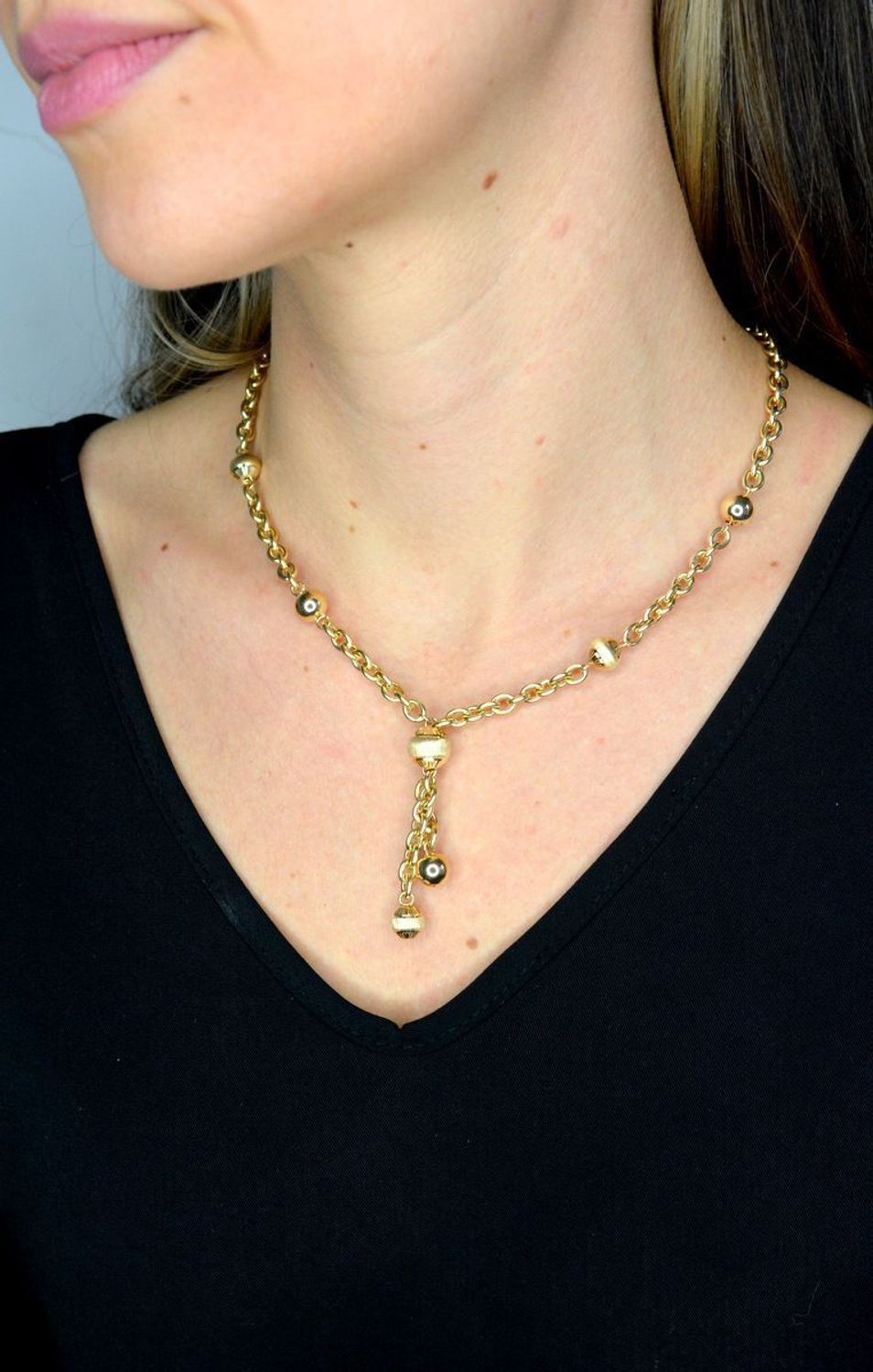 Złoty naszyjnik damski 585 ozdobiony kuleczkami DIA-NSZ-11954-585. Złoty naszyjnik damski. Złoty naszyjnik próby 585. Naszyjnik złoty damski z kulkami. Naszyjnik damski na prezent (2).jpg