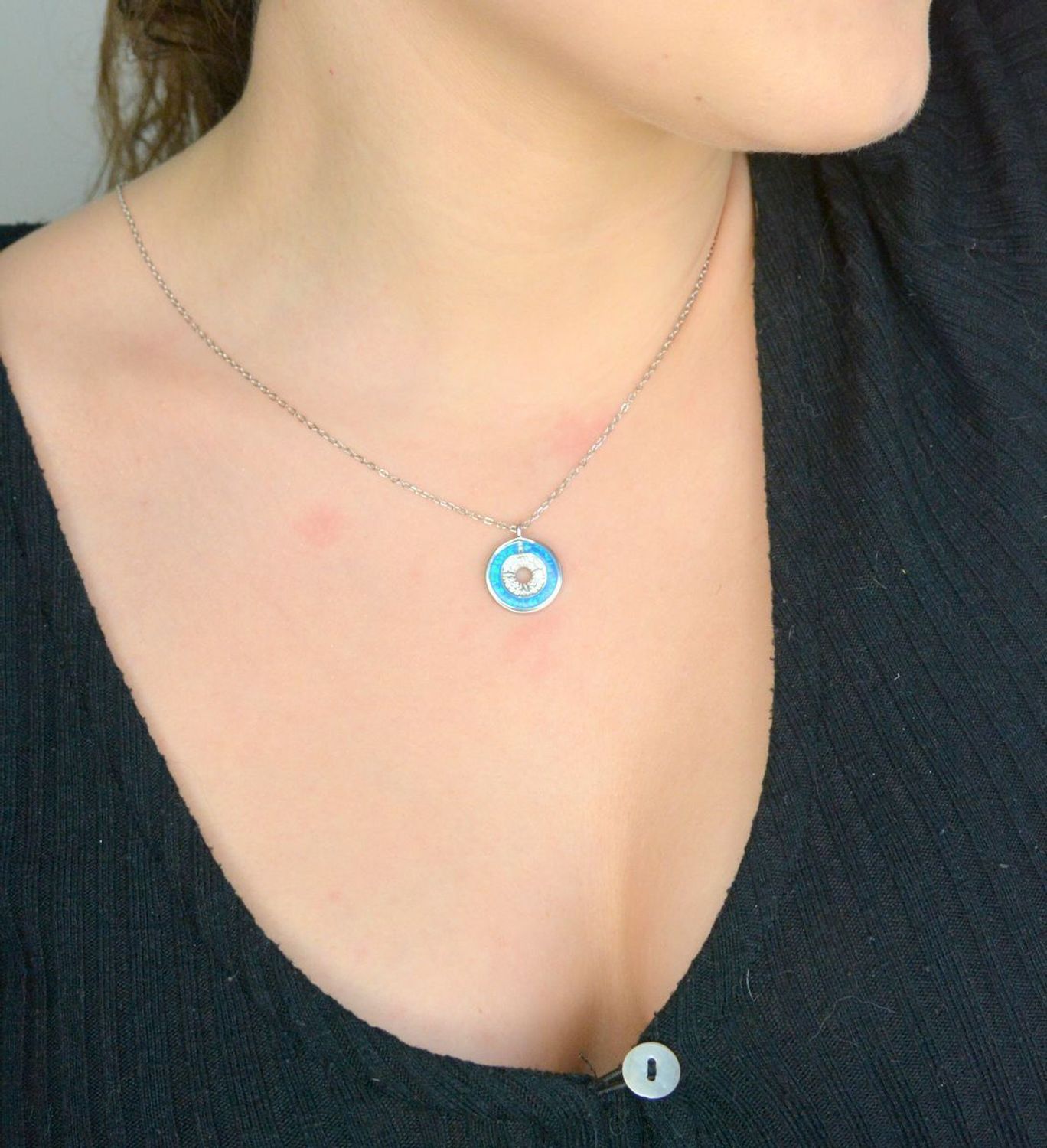 Srebrny naszyjnik damski celebrytka 925 kółko z niebieskim opalem DIA-NSZ-12245-925 (2).jpg