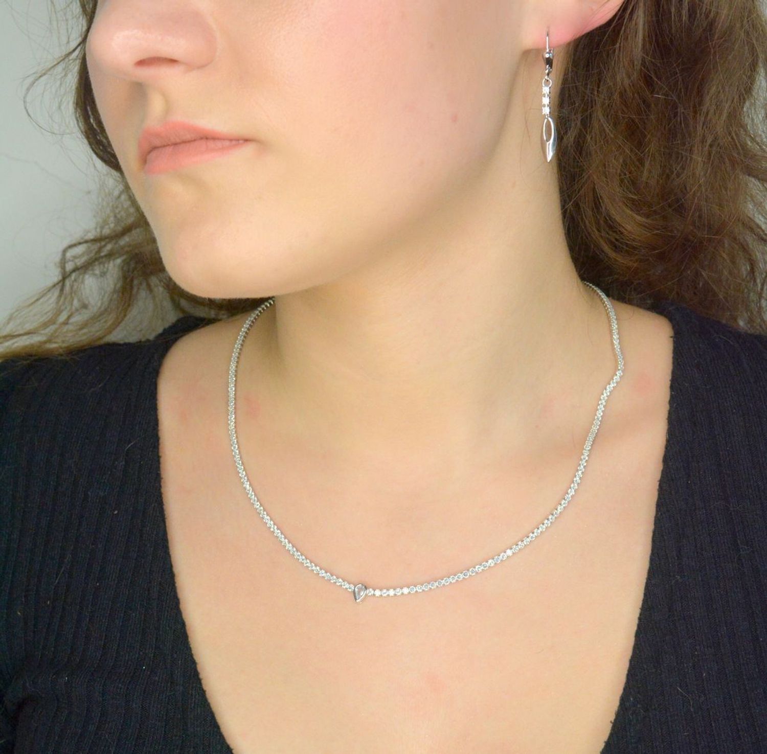 Srebrny naszyjnik damski kostka 925 zdobiony cyrkoniami DIA-NSZ-12247-925. Srebrny naszyjnik damski. Srebrny naszyjnik celebrytka damska. Srebrna celebrytka z modnym wzorem. Naszyjnik damski na prezent (1).jpg