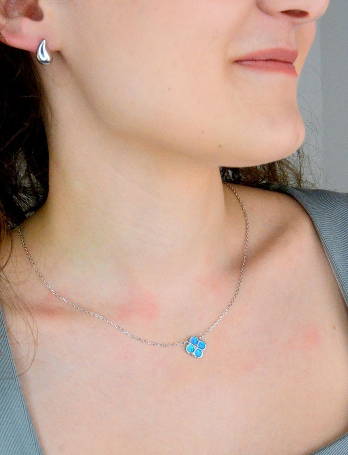 Srebrny naszyjnik damski celebrytka 925 koniczyna z niebieskim opalem DIA-NSZ-12248-925 (2).jpg