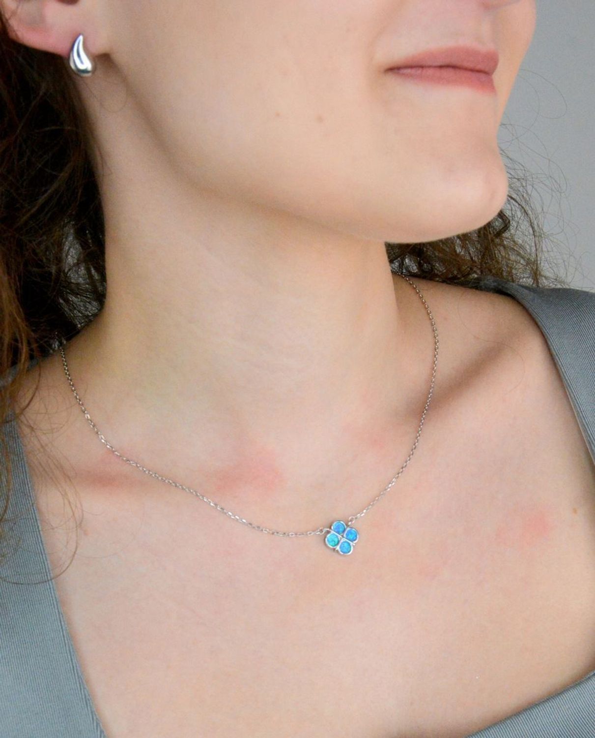 Srebrny naszyjnik damski celebrytka 925 koniczyna z niebieskim opalem DIA-NSZ-12248-925 (2).jpg