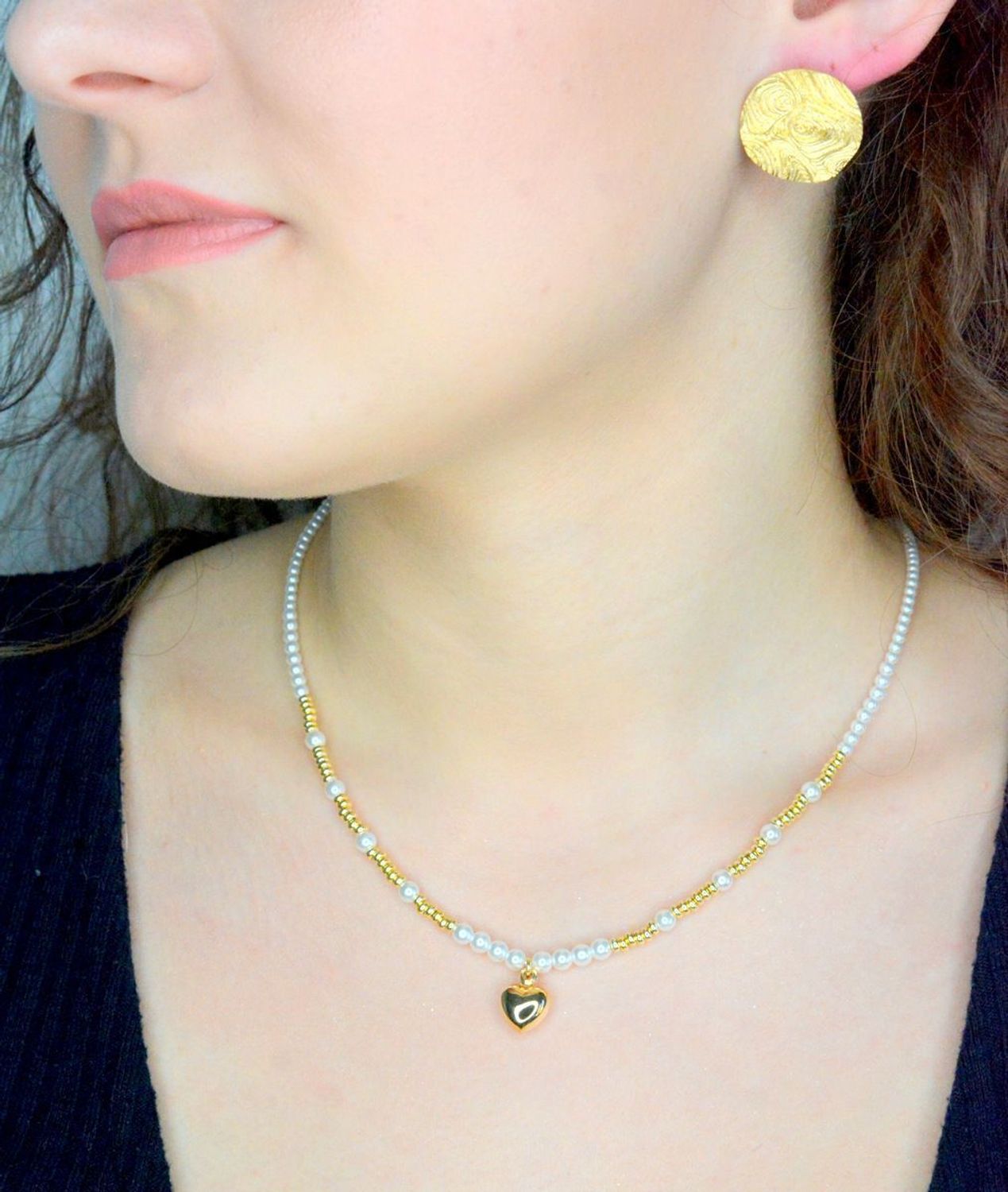 Naszyjnik srebrny perły z wiszącym sercem próba 925, DIA-NSZ-12343-925 Elegancki i nowoczesny naszyjnik z perłami. Od wieków zachwyca elegancją i ponadczasowym pięknem. Naszyjnik z perłą naturalną to niezwykle.jpg