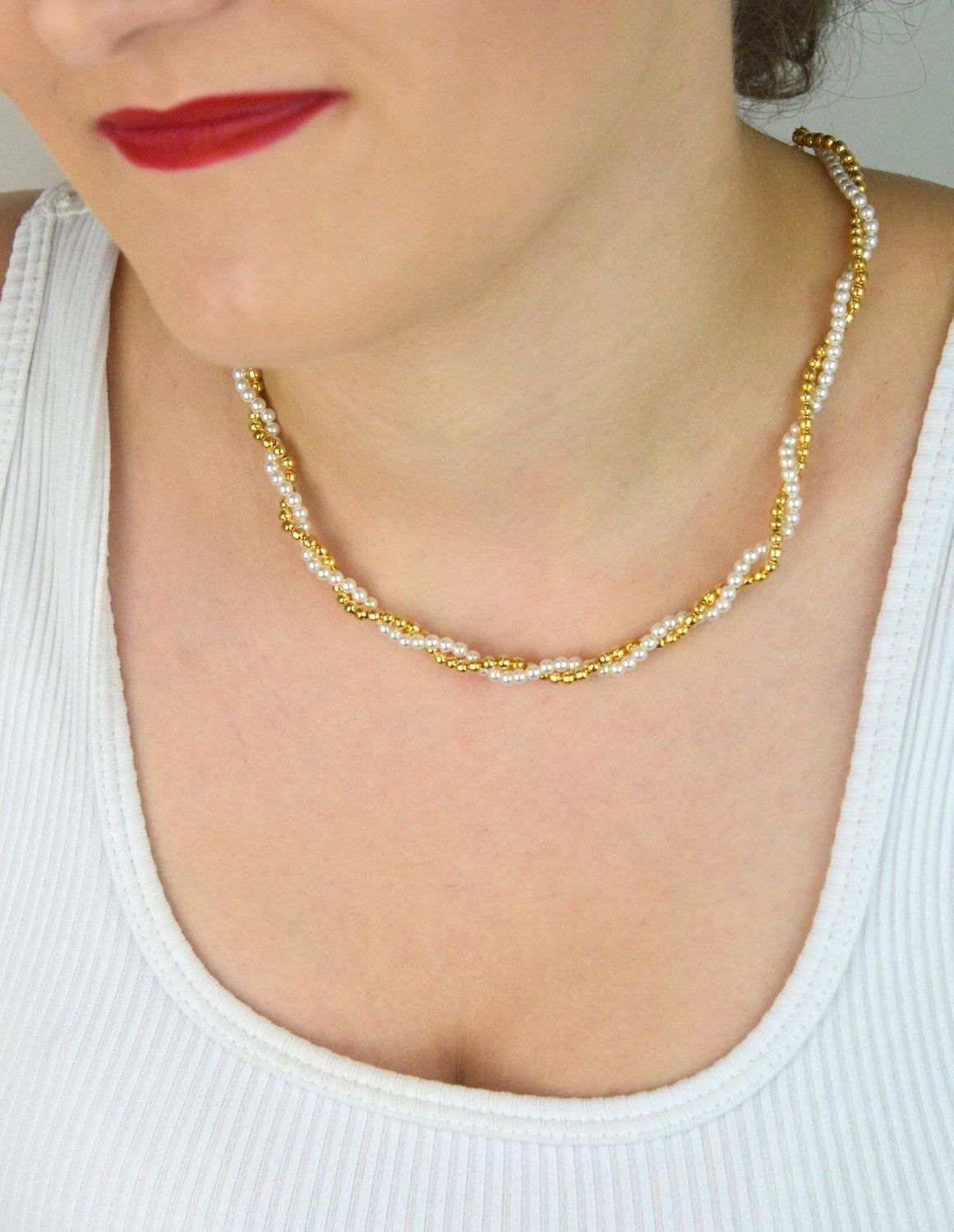 Pozłacany srebrny naszyjnik z perełkami i grawerowanymi kuleczkami  Srebro 925  42 cm + 3 cm.jpg