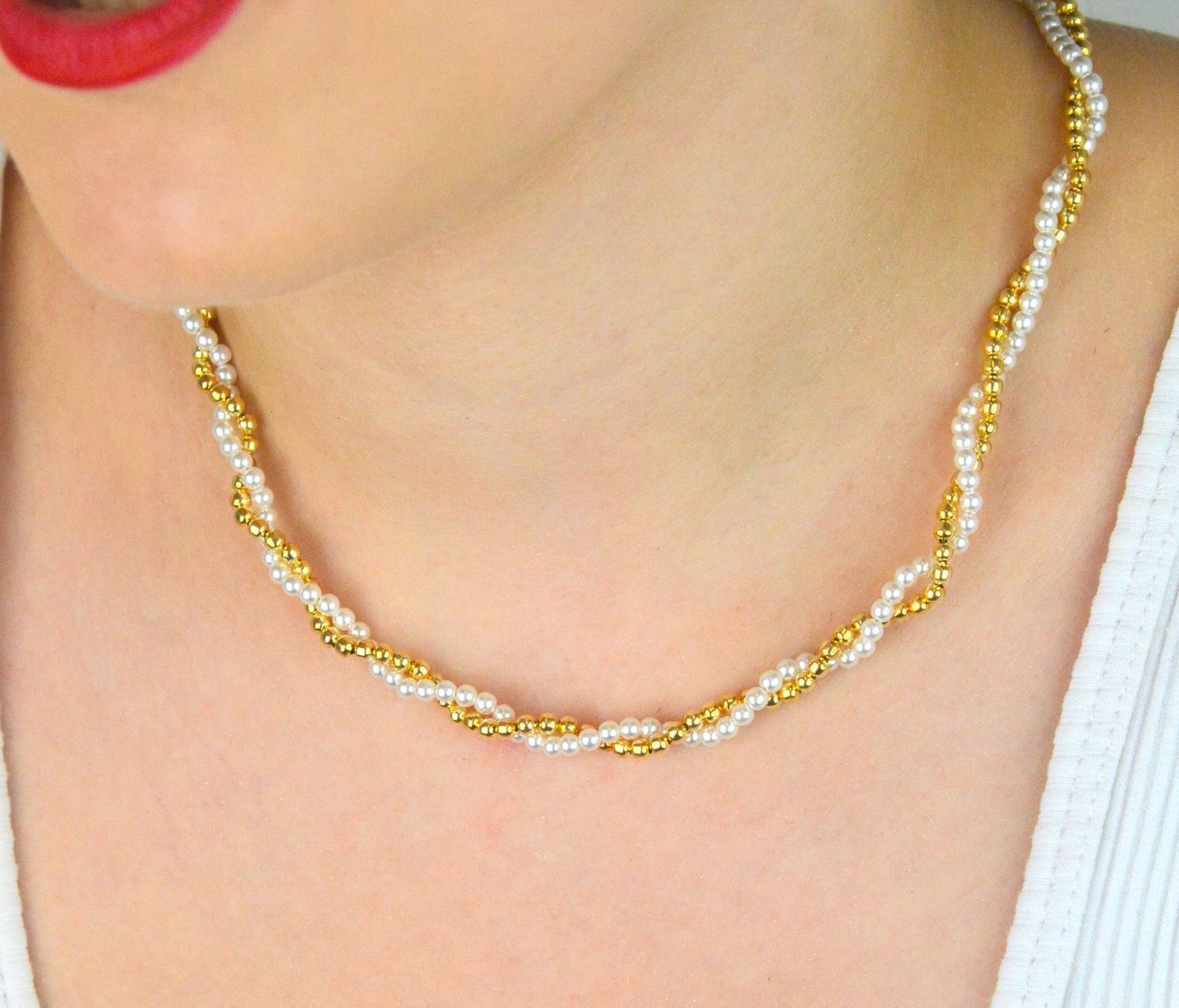 Pozłacany srebrny naszyjnik z perełkami i grawerowanymi kuleczkami  Srebro 925  42 cm + 3 cm.jpg