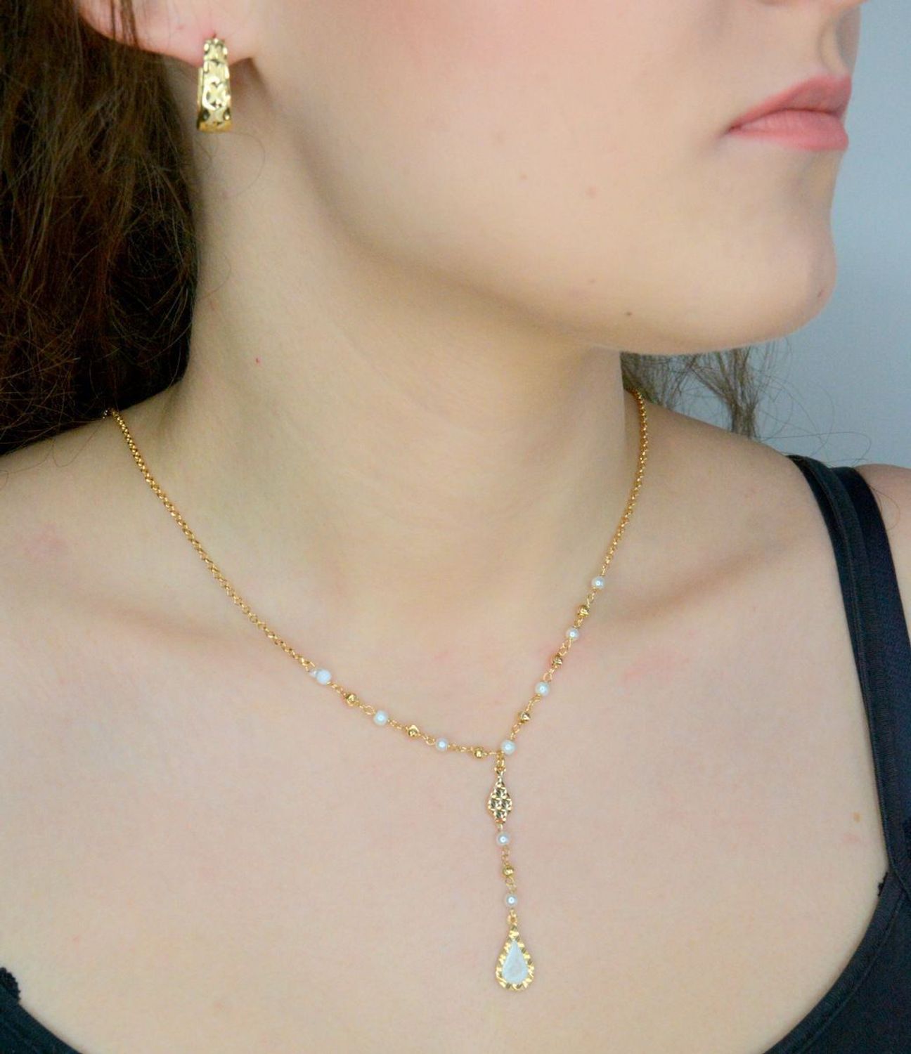 Srebrny naszyjnik damski krawatka próba 925 pozłacany z perełkami Naszyjnik wykonany z najwyższej jakości srebra. Idealny pomysł na prezent dla każdej kobiety. Naszyjnik wykonany z próby 925, będzie idealnym.jpg