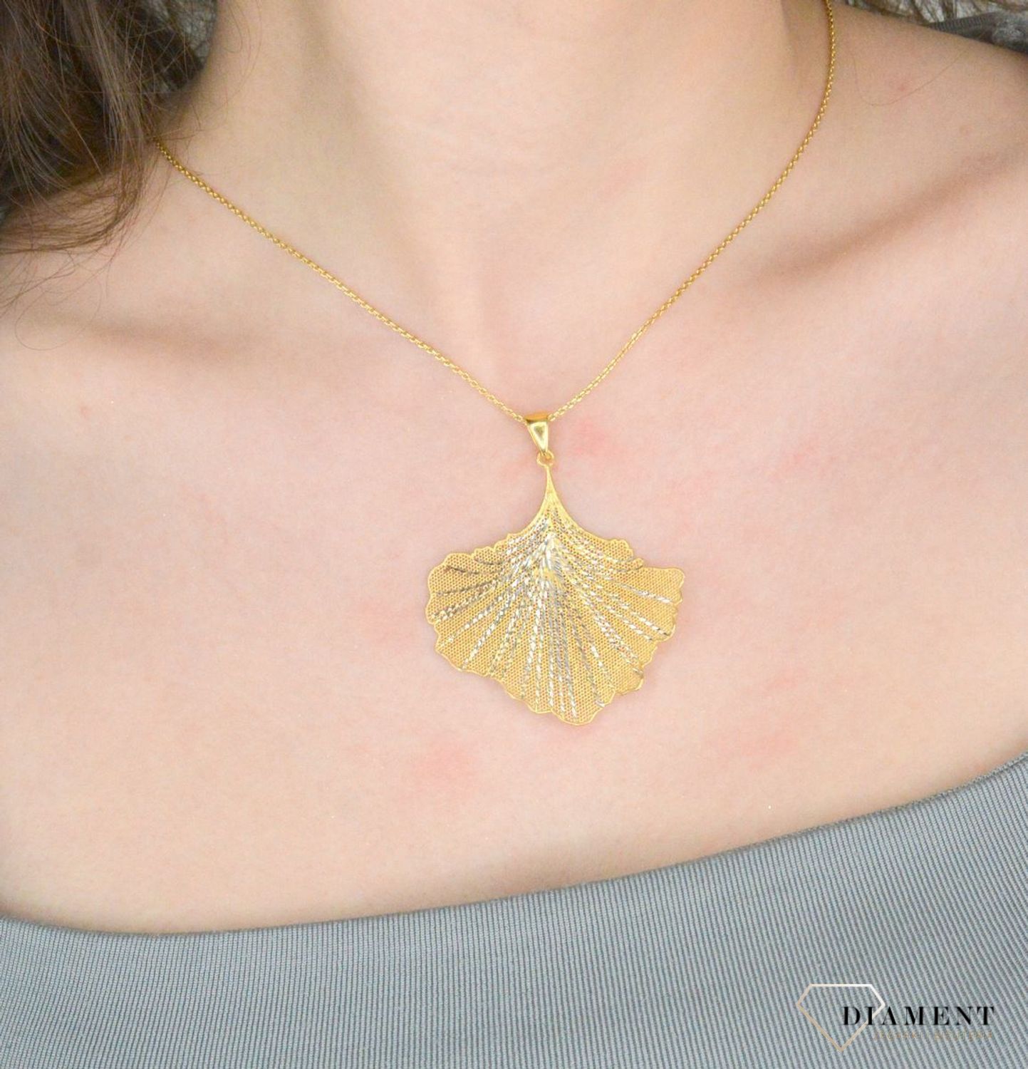 Naszyjnik srebro pozłacane próba 925, liść DIA-NSZ-12370-925 Naszyjnik wykonany z najwyższej jakości srebra. Idealny pomysł na prezent dla każdej kobiety. Naszyjnik wykonany z próby 925, będzie idealnym prezen.jpg