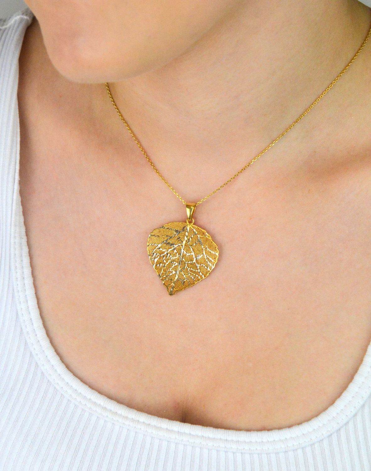 Pozłacany srebrny naszyjnik celebrytka z zawieszką liścia  Srebro 925  42 cm + 3 cm (2).jpg