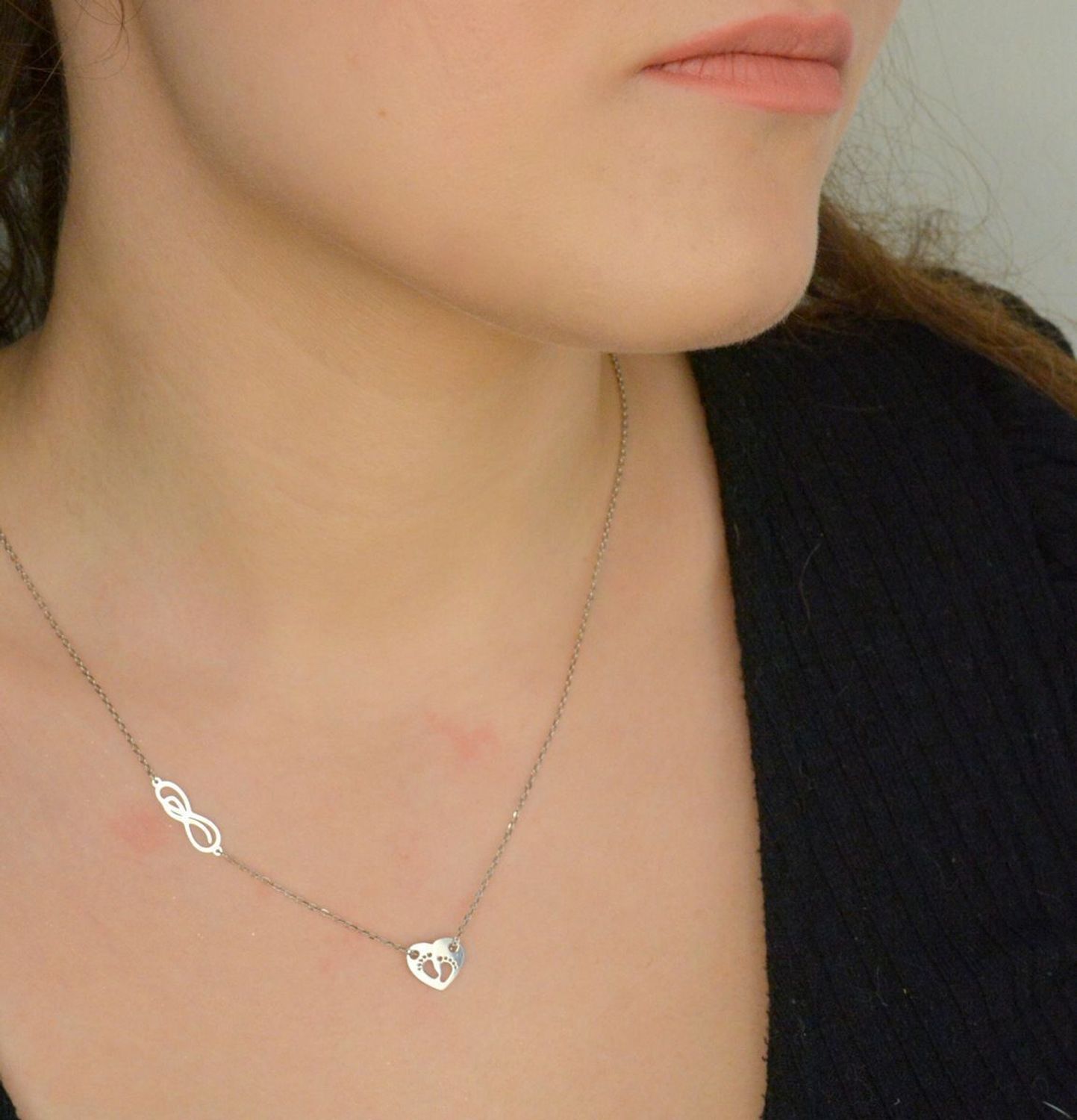 Naszyjnik celebrytka srebro 925, serce i nieskończoność DIA-NSZ-12442-925 Zawieszka została stworzona dla odważnych i pewnych siebie kobiet. Świetny dodatek pasujący do każdej stylizacji 1.jpg