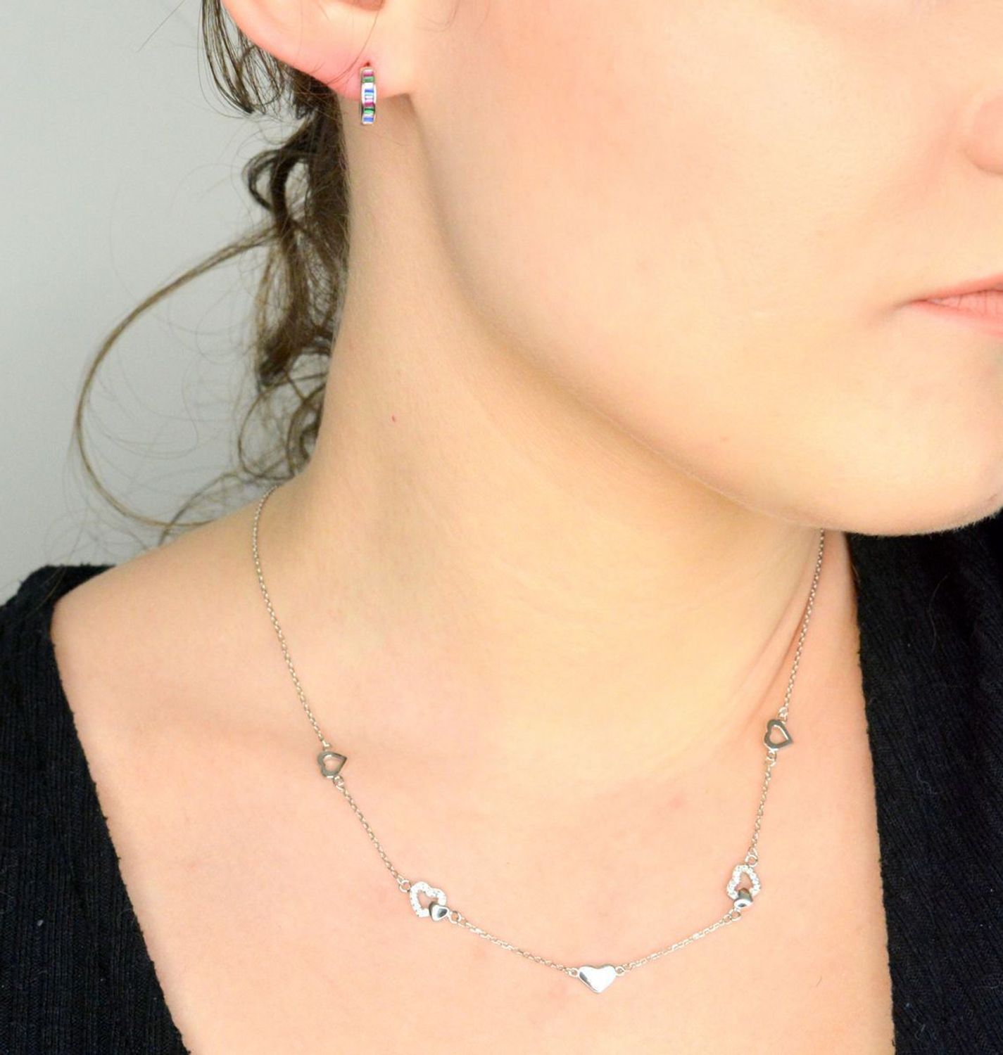 Srebrny naszyjnik damski celebrytka 925 z sercami DIA-NSZ-12445-925 Naszyjnik został stworzony dla odważnych i pewnych siebie kobiet 1.jpg