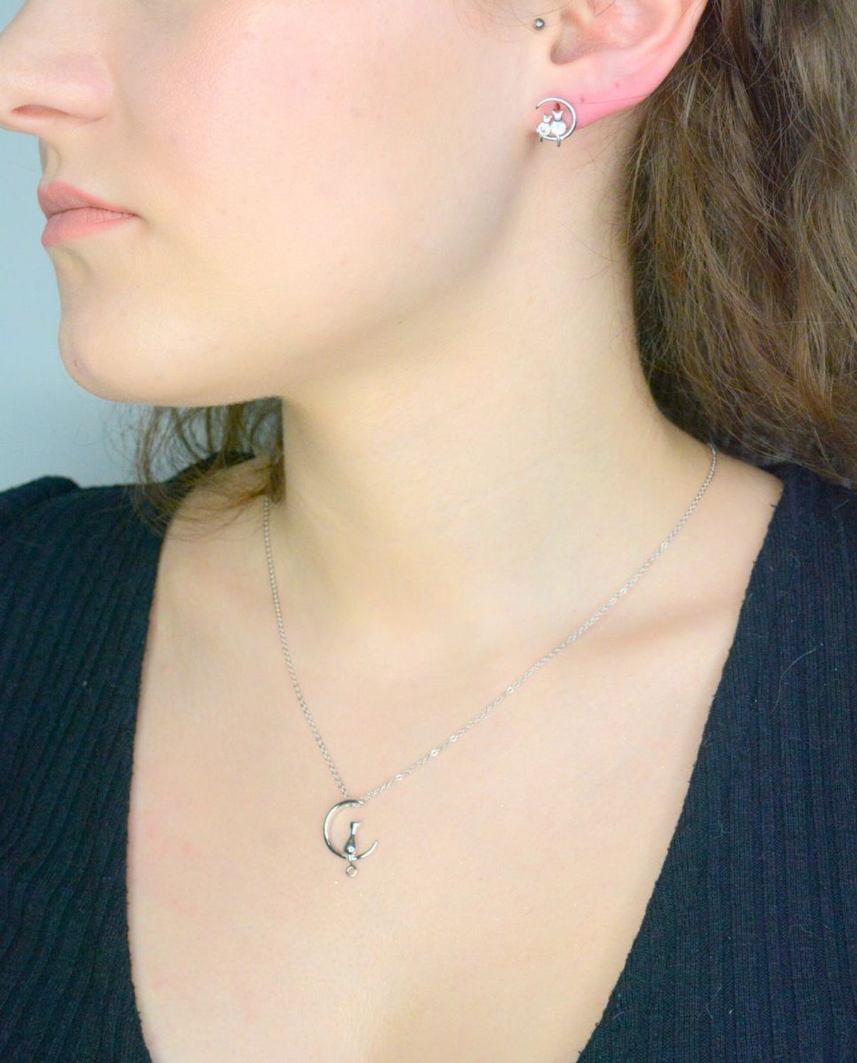 Srebrny naszyjnik damski celebrytka 925 kot na księżycu DIA-NSZ-12515-925 (1).jpg