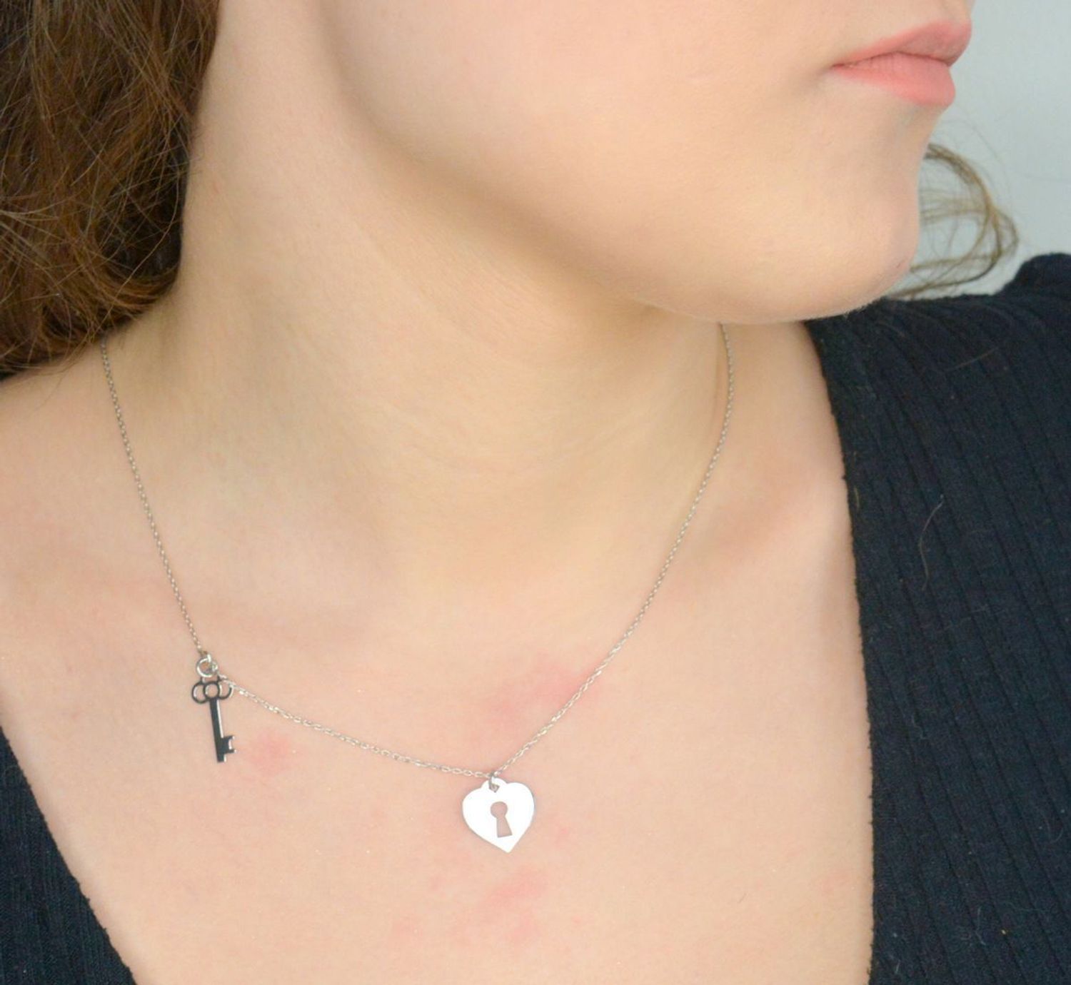 Srebrny naszyjnik damski celebrytka 925 kluczyk w sercu DIA-NSZ-12516-925 (1).jpg