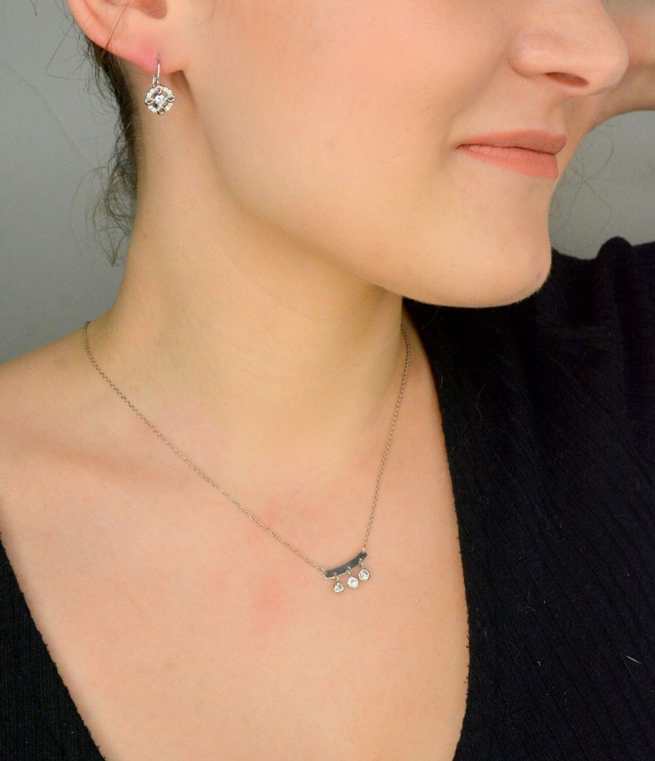 Srebrny naszyjnik damski celebrytka 925 z wiszącymi cyrkoniami DIA-NSZ-12518-925 (1).jpg