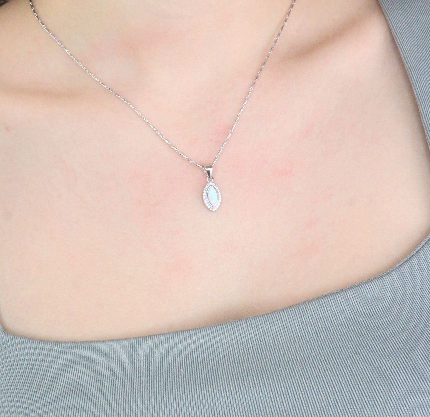 Naszyjnik srebrny próba 925, DIA-NSZ-12524-925 Naszyjnik wykonany z najwyższej jakości srebra. Idealny pomysł na prezent dla każdej kobiety. Naszyjnik wykonany z próby 925 będzie idealnym 1.jpg