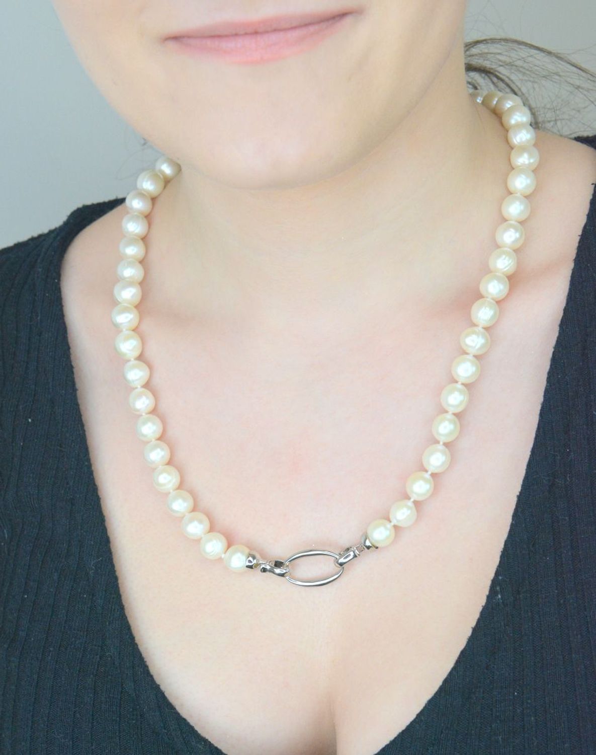 Naszyjnik perła hod. z ozdobnym elementem DIA-NSZ-12782-STAL Niezwykle efektowny, gustowny naszyjnik wykonany z certyfikowanych hodowlanych pereł słodkowodnych Namido z wykonanym ze stali 1.jpg