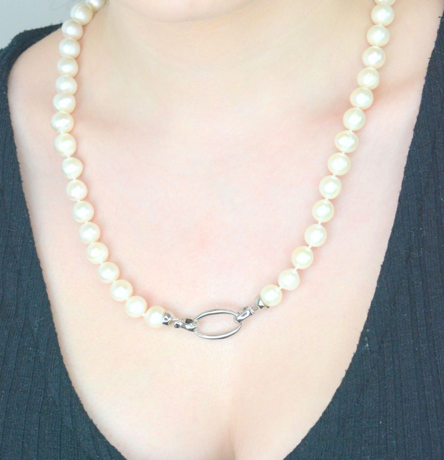 Naszyjnik perła hod. z ozdobnym elementem DIA-NSZ-12782-STAL Niezwykle efektowny, gustowny naszyjnik wykonany z certyfikowanych hodowlanych pereł słodkowodnych Namido z wykonanym ze stali 1.jpg